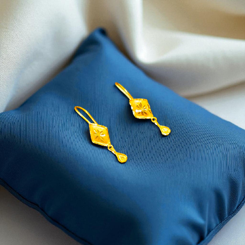 (GREAT FREEDOM OFFER) BARFI DESIGN (50 TONCH) KDM GOLD EAR TOPS (CEPTIPIN HOOK) FOR TEENAGER 1 PAIR APPROX WGT: 0.380 GM.