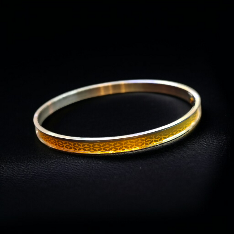 TRJ HUID HALLMARK 22KT GOLD DISCO NOA WGT: 0.210 GM APPROX 1 PIECE (NOT FOR DAILY USE) GET (RANDOM DESIGN)