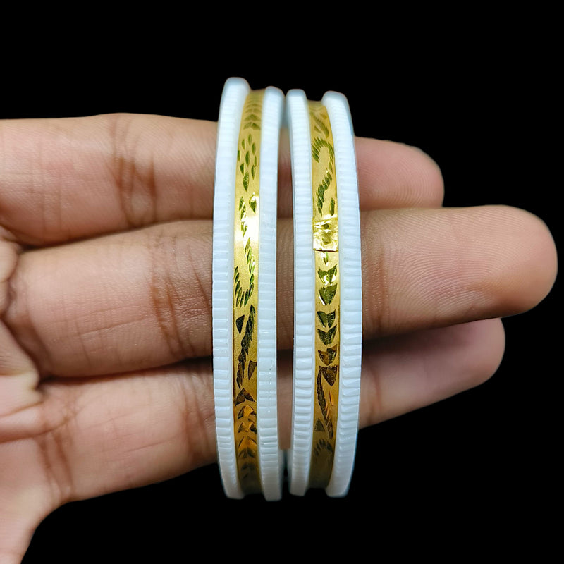 GSB9K- (8SPANM)-(WYI3C5) (SIZE:24) (WGT: 1.030 GM APPROX) BIS CERTIFIED HUID HALLMARK 375 9KT GOLD SAKHA BADHANO 1 PAIR FOR WOMEN (CHILA PATH DESIGN) NOT FOR REGULAR USE.