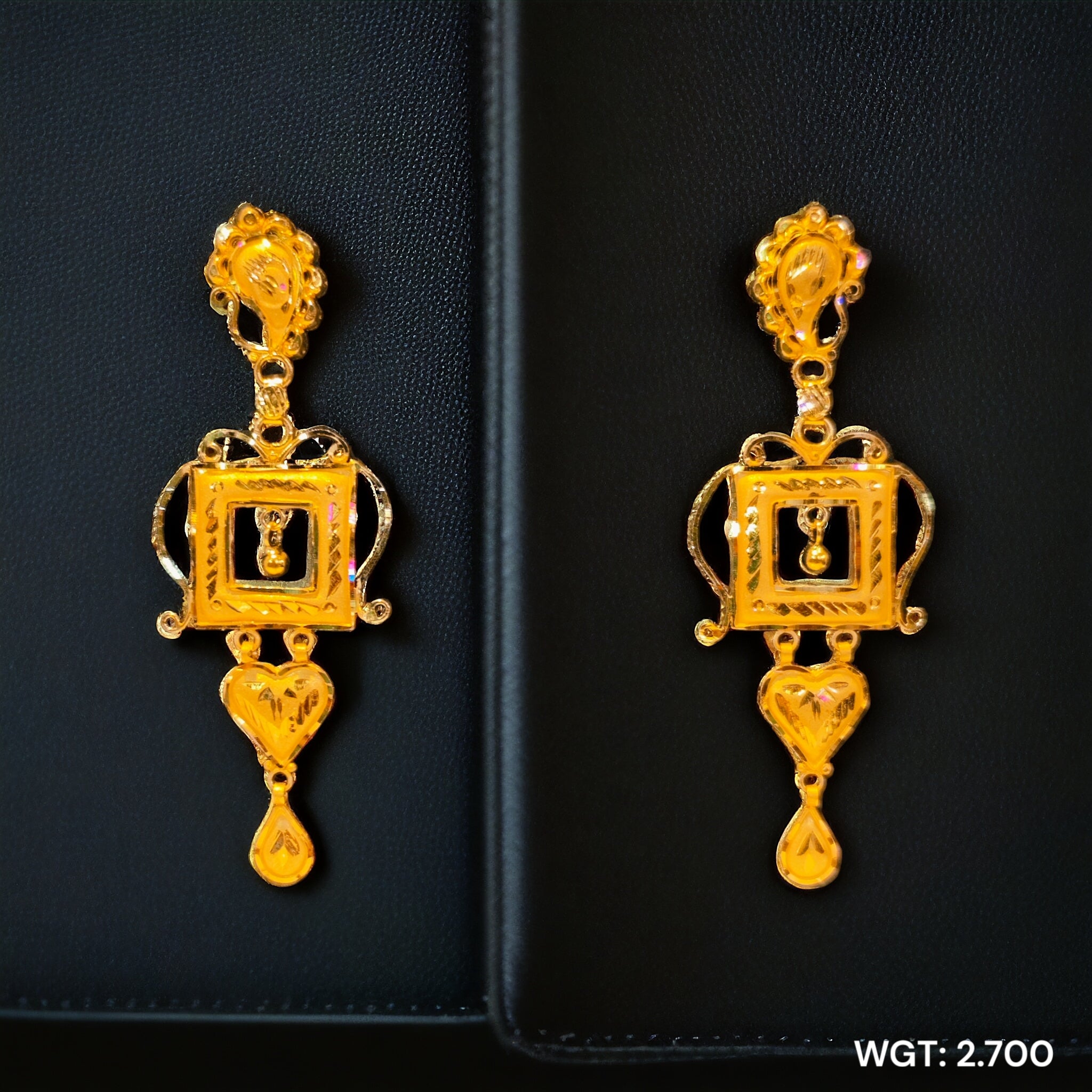 (GEK) TRJ WGT: 2.700 GM APPROX HUID HALLMARK 22KT GOLD EARRINGS KANBALA 1 PAIR FOR WOMEN.