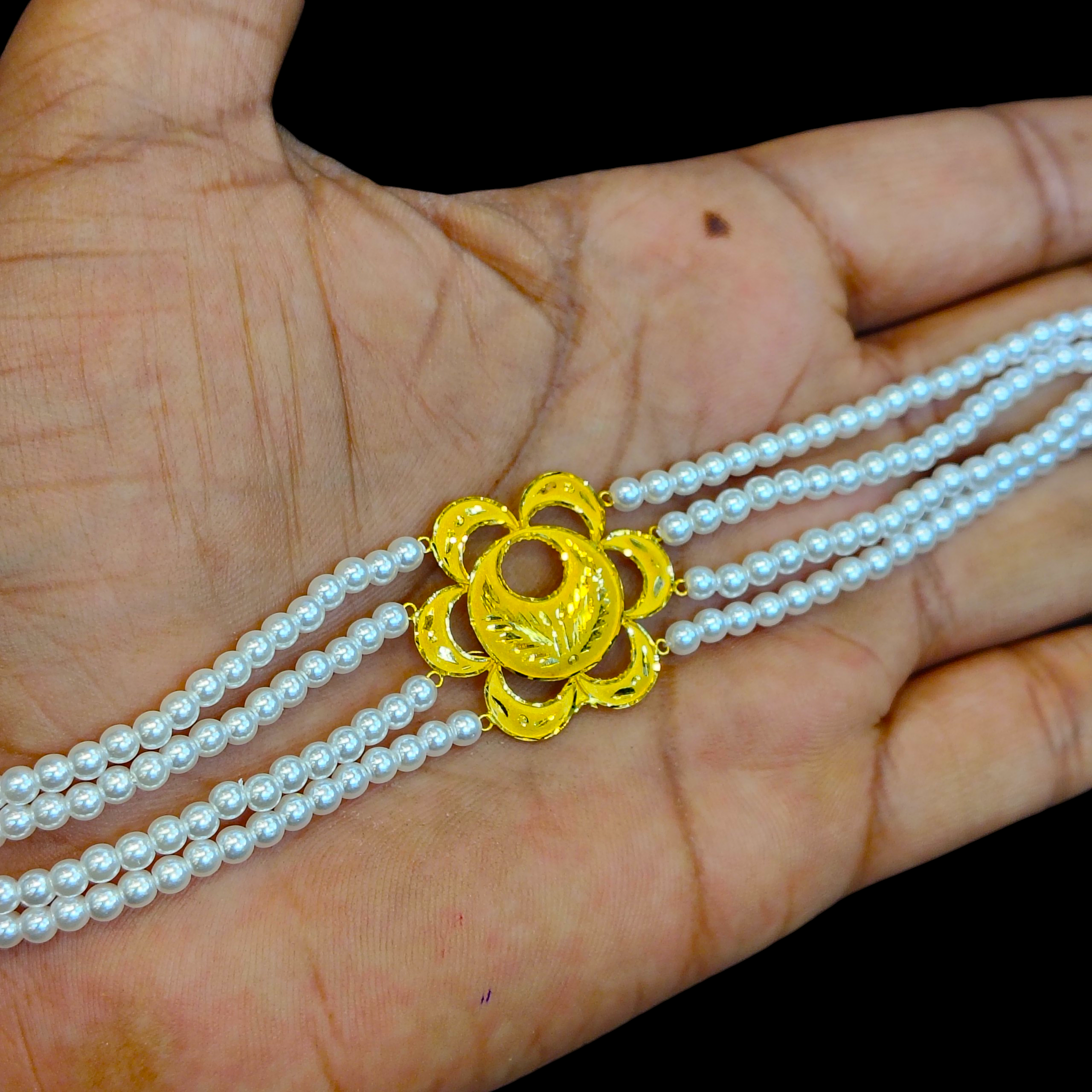GOLD MANTASHA- RAJLAXMI WGT: 0.950 GM APPROX HUID HALLMARK 916 22KT GOLD MOTI MANTASHA WITH PEARL CHAIN FOR WOMEN.