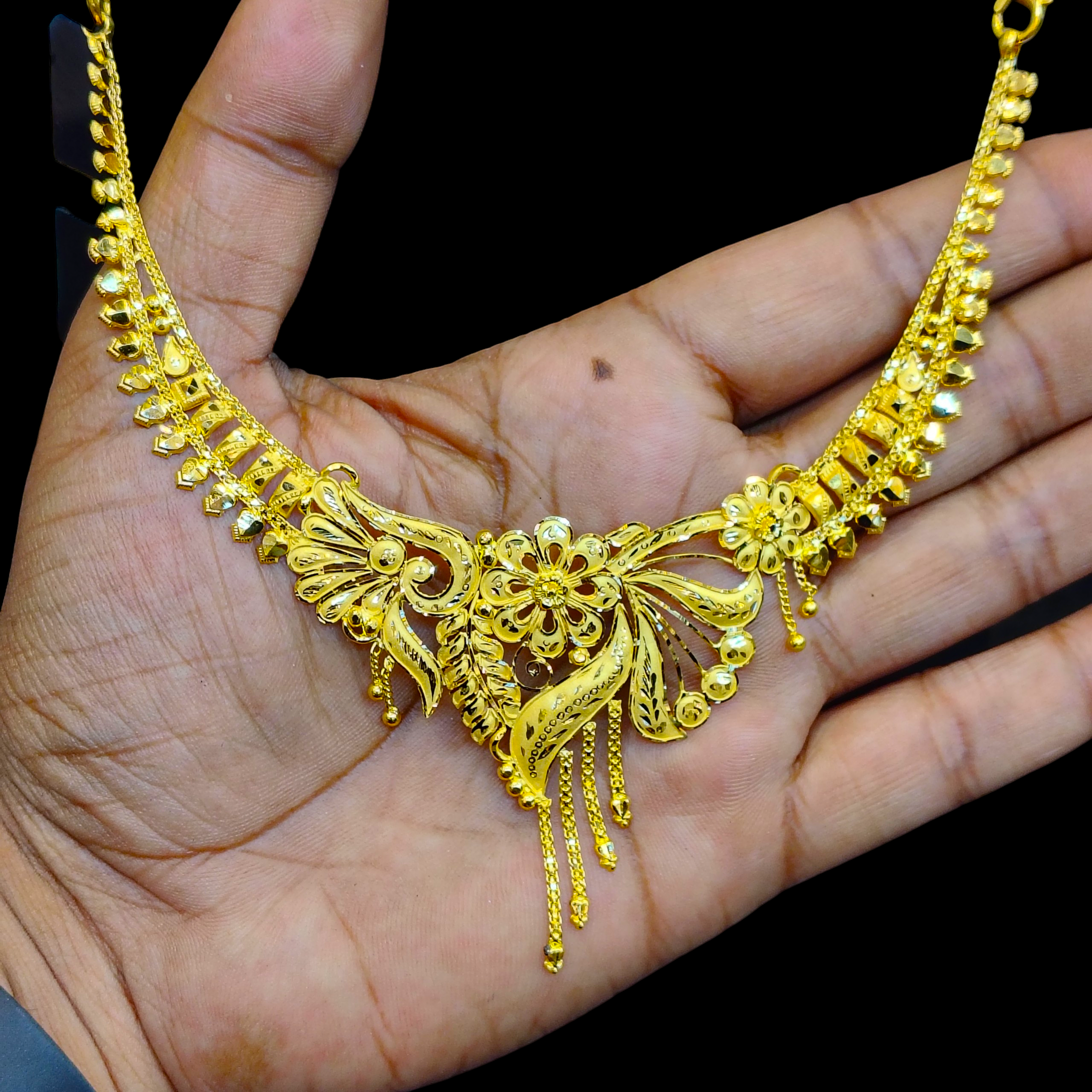 GOLD CHOKER NECKLACE- WGT: 9.710 BIS CERTIFIED HUID HALLMARK 916 22KT GOLD NECKLACE 1 PIECE WITH FREE ADJUSTABLE TASSEL FOR WOMEN.