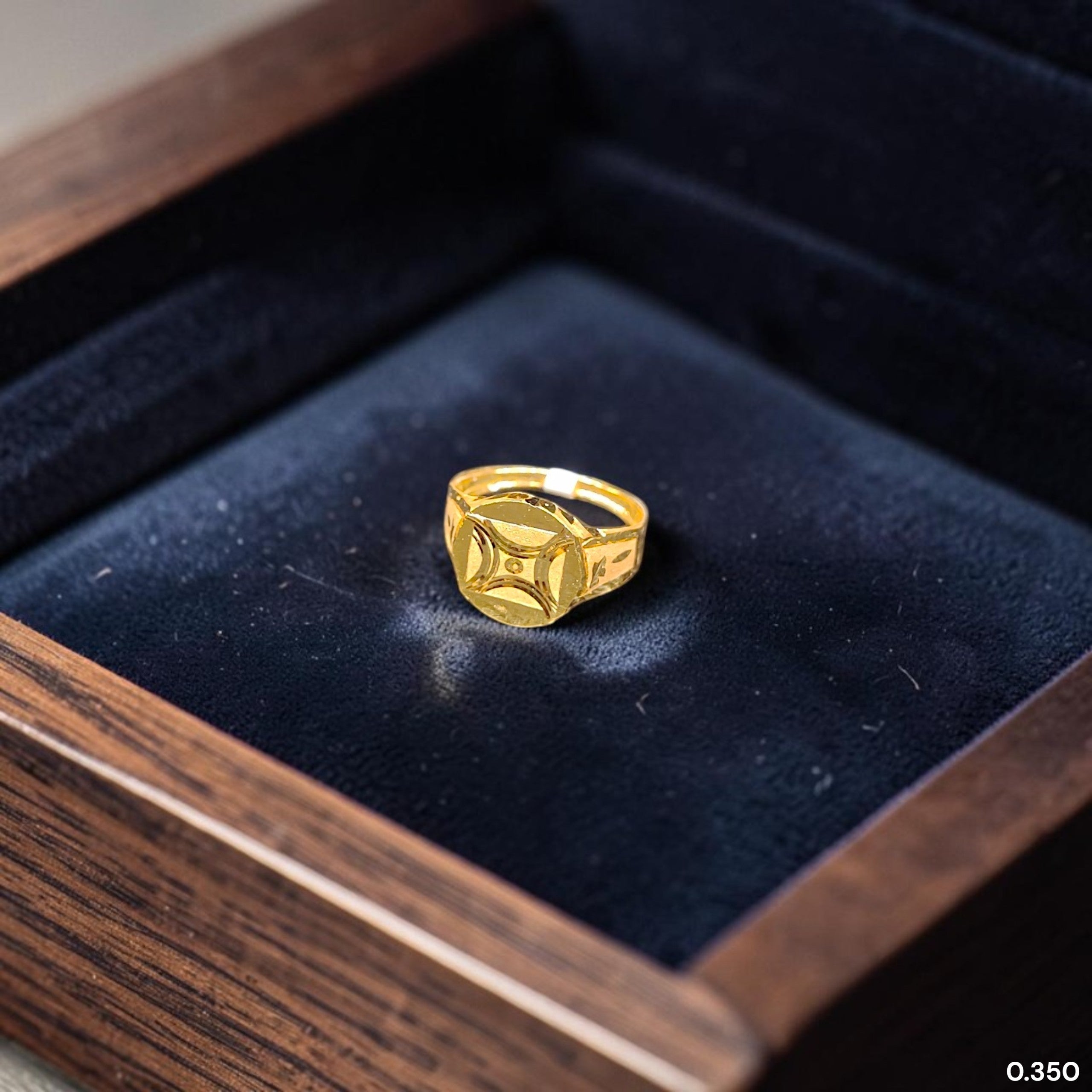 BABY JEWELLERY- TRJ WGT: 0.350 GM APPROX 375 9KT HUID HALLMARK GOLD BABY FINGER RING 1 PIECE FOR RICE CEREMONY & BIRTHDAY.(5VYUVJ)