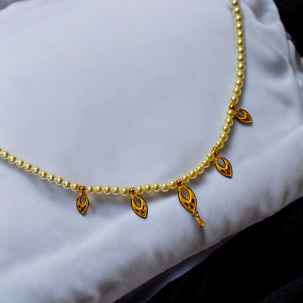 RAJLAXMI WGT: 1.200 GM APPROX HUID HALLMARK 22KT GOLD MOTI SELIHAR 1 PIECE WITH ADJUSTABLE TASSEL.