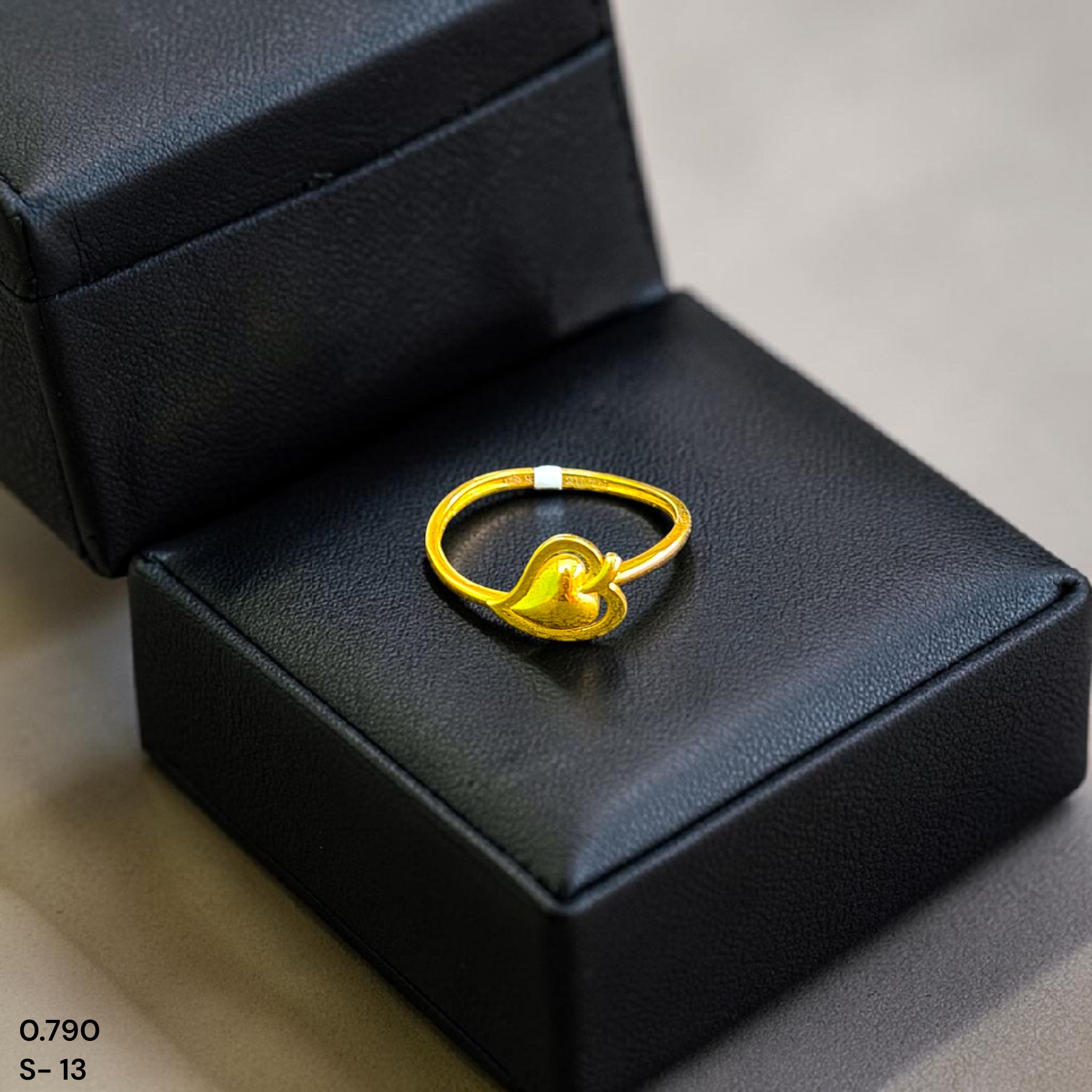 LADIES RING- (SIZE: 13) WGT: 0.790 GM APPROX BIS CERTIFIED HUID HALLMARK 9KT GOLD FINGER RING FOR WOMEN 1 PIECE FOR REGULAR USE.