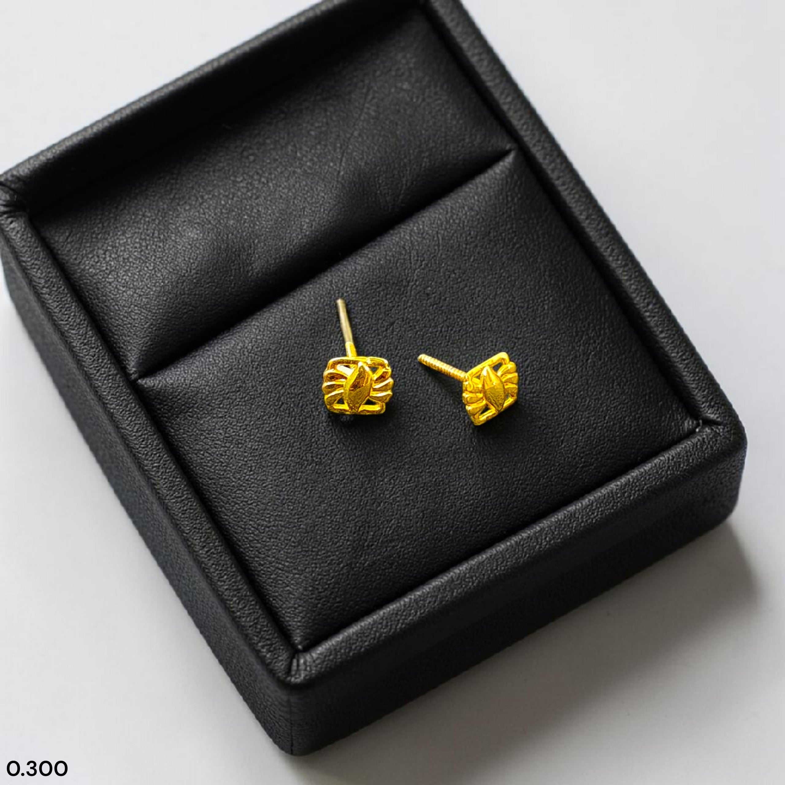 BABY JEWELLERY STUD EARRING- TRJ BABY TOPS WGT: 0.300 GM APPROX BIS CERTIFIED HUID HALLMARK 9KT GOLD STUD EARRINGS FOR WOMEN 1 PAIR FOR REGULAR USE.