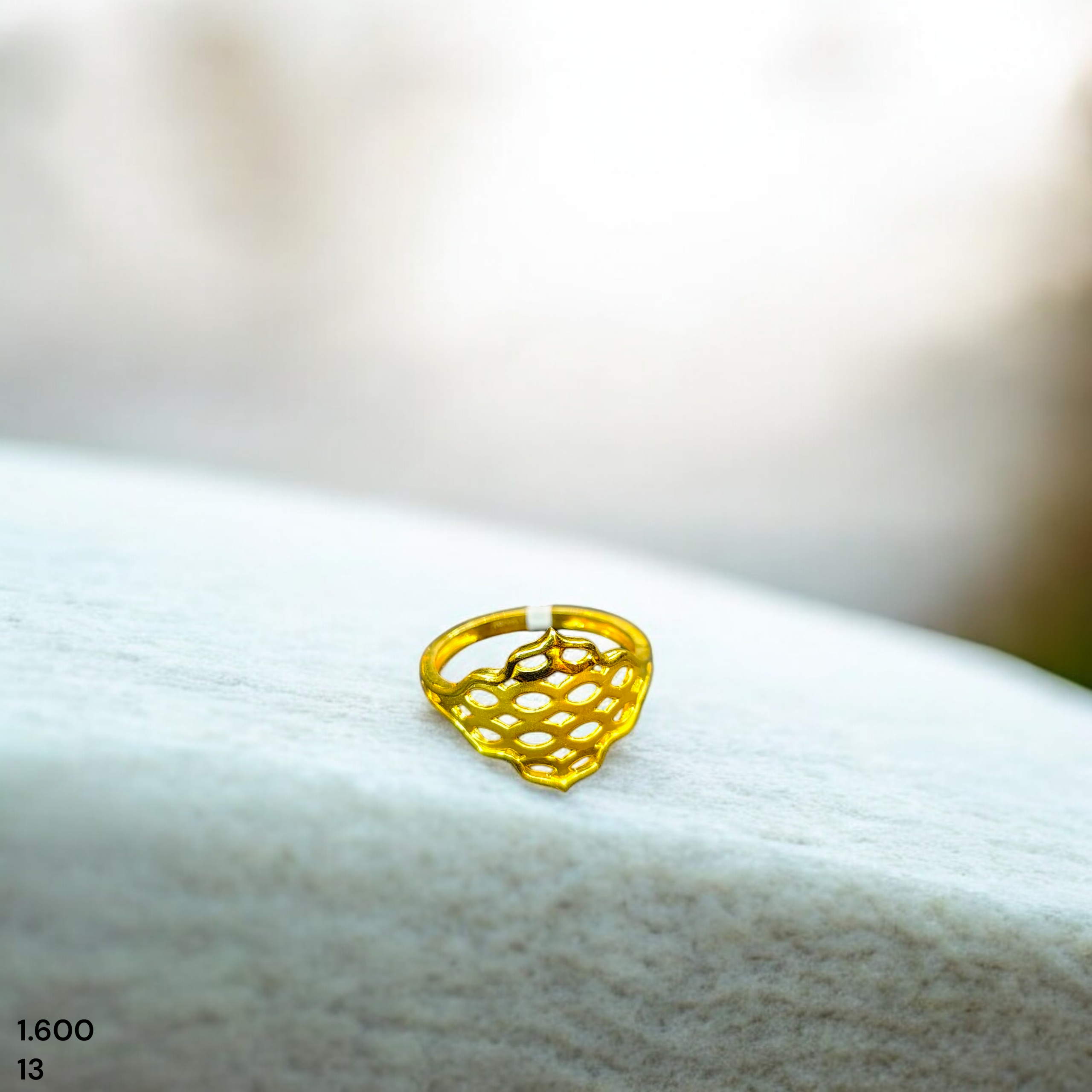 LADIES RING- TRJ (SIZE:13) WGT: 1.600 GM APPROX BIS CERTIFIED HUID HALLMARK 9KT GOLD FINGER RING FOR WOMEN 1 PIECE.