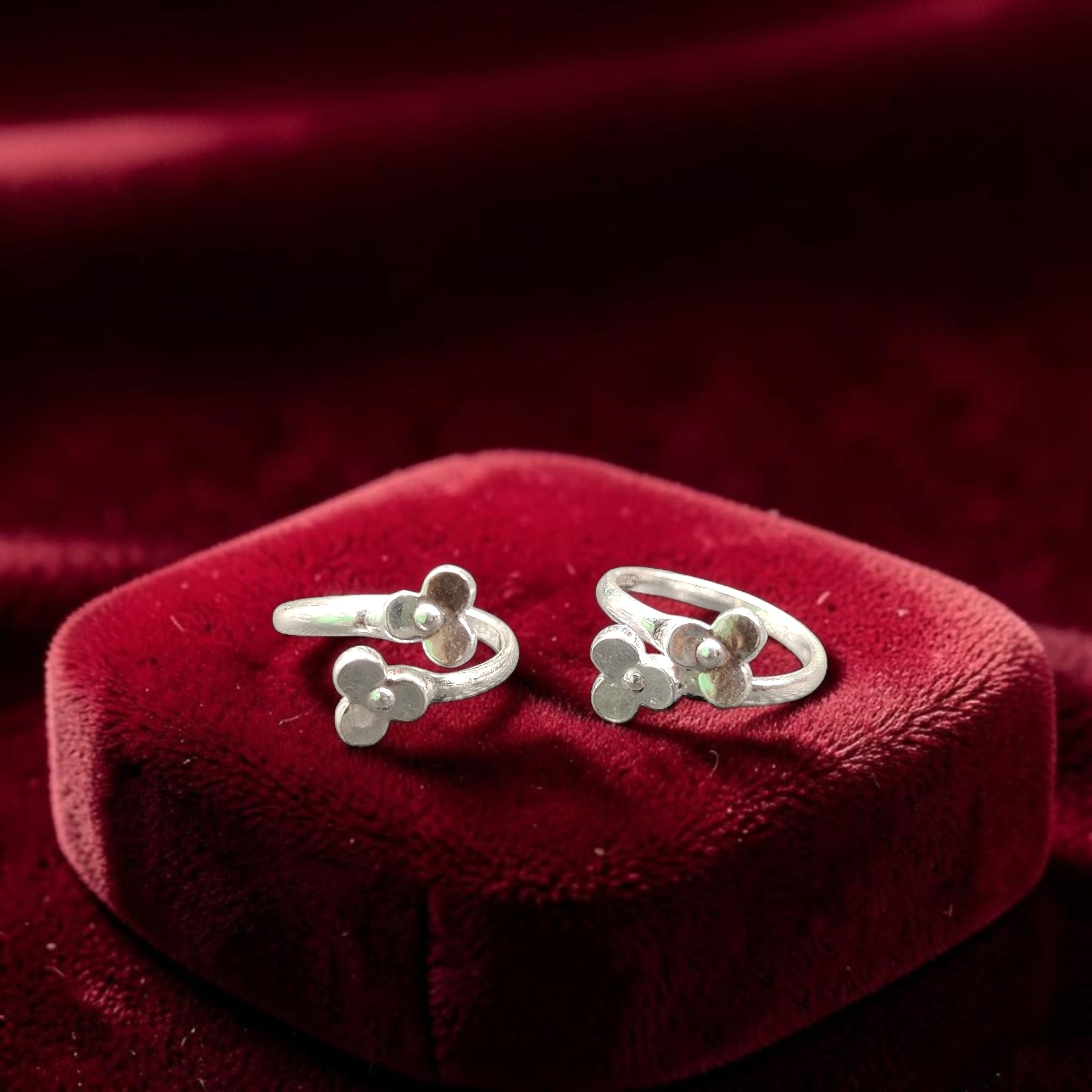 SILVER TOE RING- CERTIFIED BIS HUID HALLMARK 925 SILVER TOE RING (BICHIYA) 1 PAIR FOR REGULAR USE- (SOLD ON MRP).