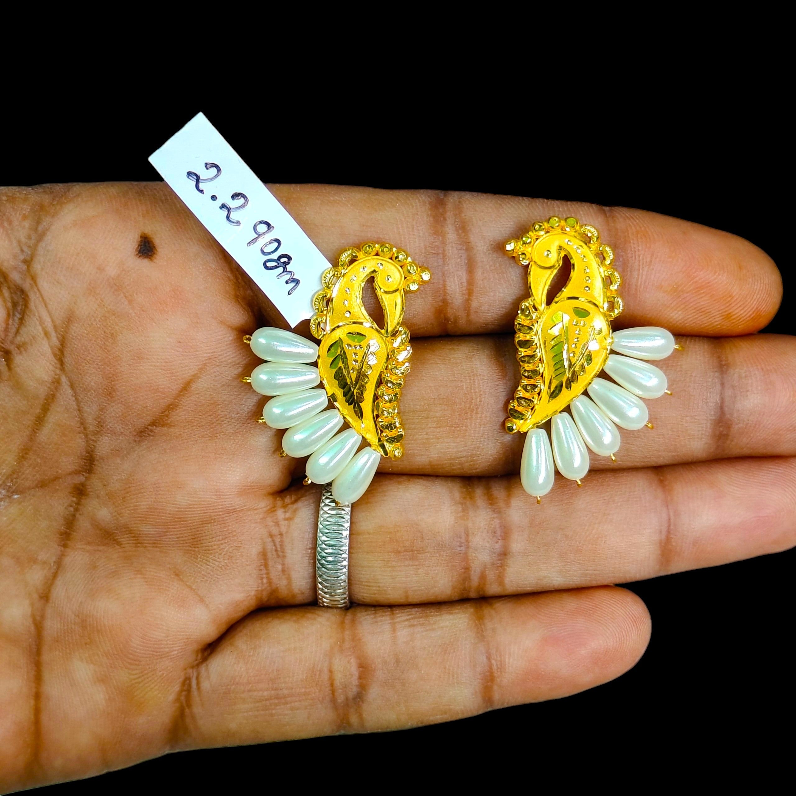 GOLD EARRINGS- BIS CERTIFIED WGT: 2.290 GM APPROX HUID HALLMARK 916 22KT GOLD EARRINGS 1 PAIR FOR WOMEN.