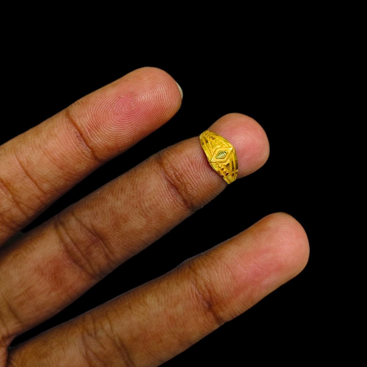 BABY JEWELLERY- TRJ WGT: 0.280 GM APPROX 375 9KT HUID HALLMARK GOLD BABY FINGER RING 1 PIECE FOR RICE CEREMONY & BIRTHDAY.