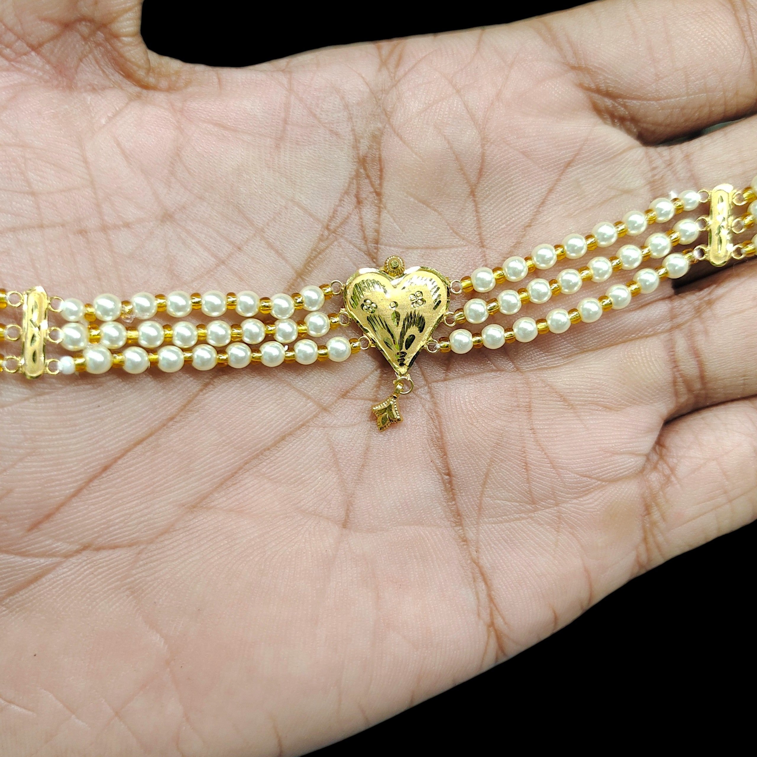 GMC9K- (WGT: 0.880 GM APPROX) BIS CERTIFIED HUID HALLMARK 375 9KT GOLD MOTI CHOKER 1 PIECE WITH ADJUSTABLE TASSEL FOR GIFT IN MARRIAGE.