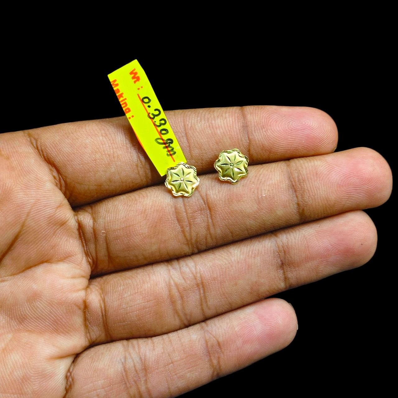GOLD TOPS- BIS CERTIFIED (WGT: 0.330 GM APPROX) HUID HALLMARK 375 9KT GOLD TOPS 1 PAIR BEST FOR MARRIAGE GIFT.