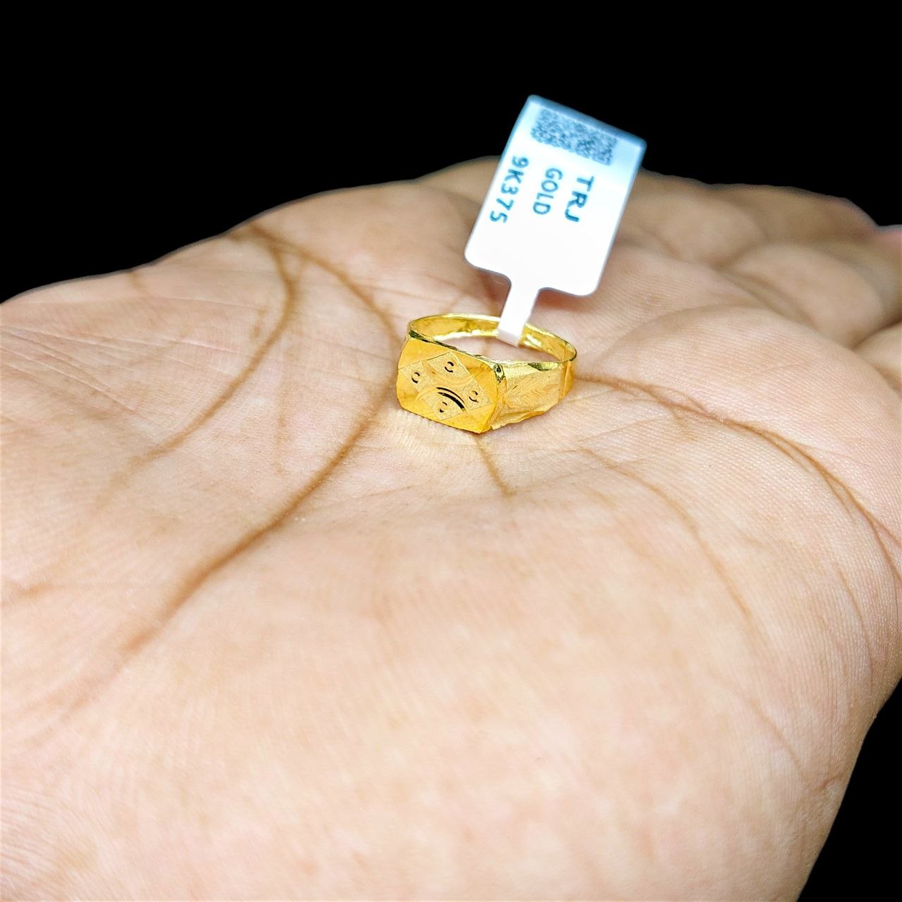 BABY JEWELLERY- TRJ WGT: 0.330 GM APPROX 375 9KT HUID HALLMARK GOLD BABY FINGER RING 1 PIECE FOR RICE CEREMONY & BIRTHDAY. (U9S6BS)