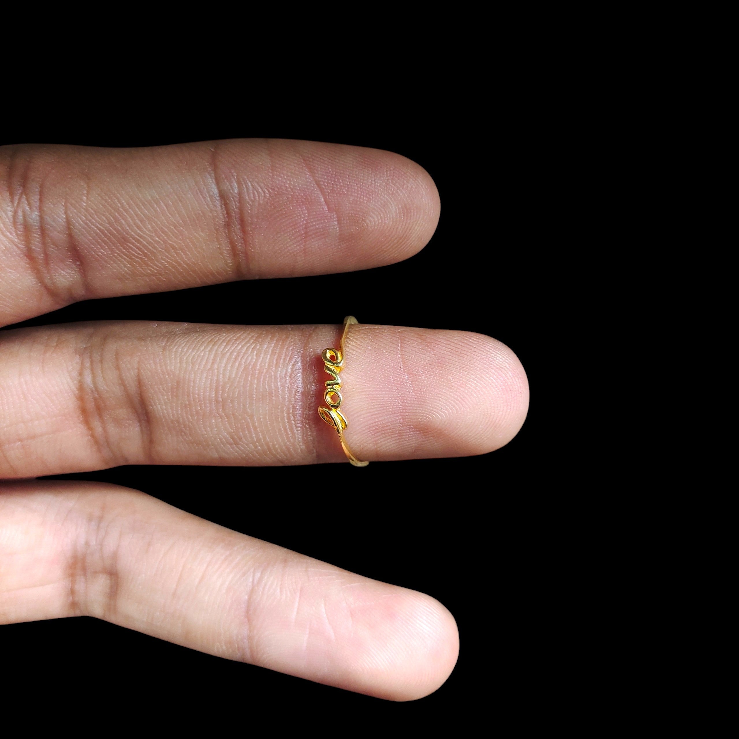 LADIES RING- (SIZE: 13) WGT: 0.670 GM APPROX 14KT HALLMARK GOLD RING FOR WOMEN 1 PIECE.