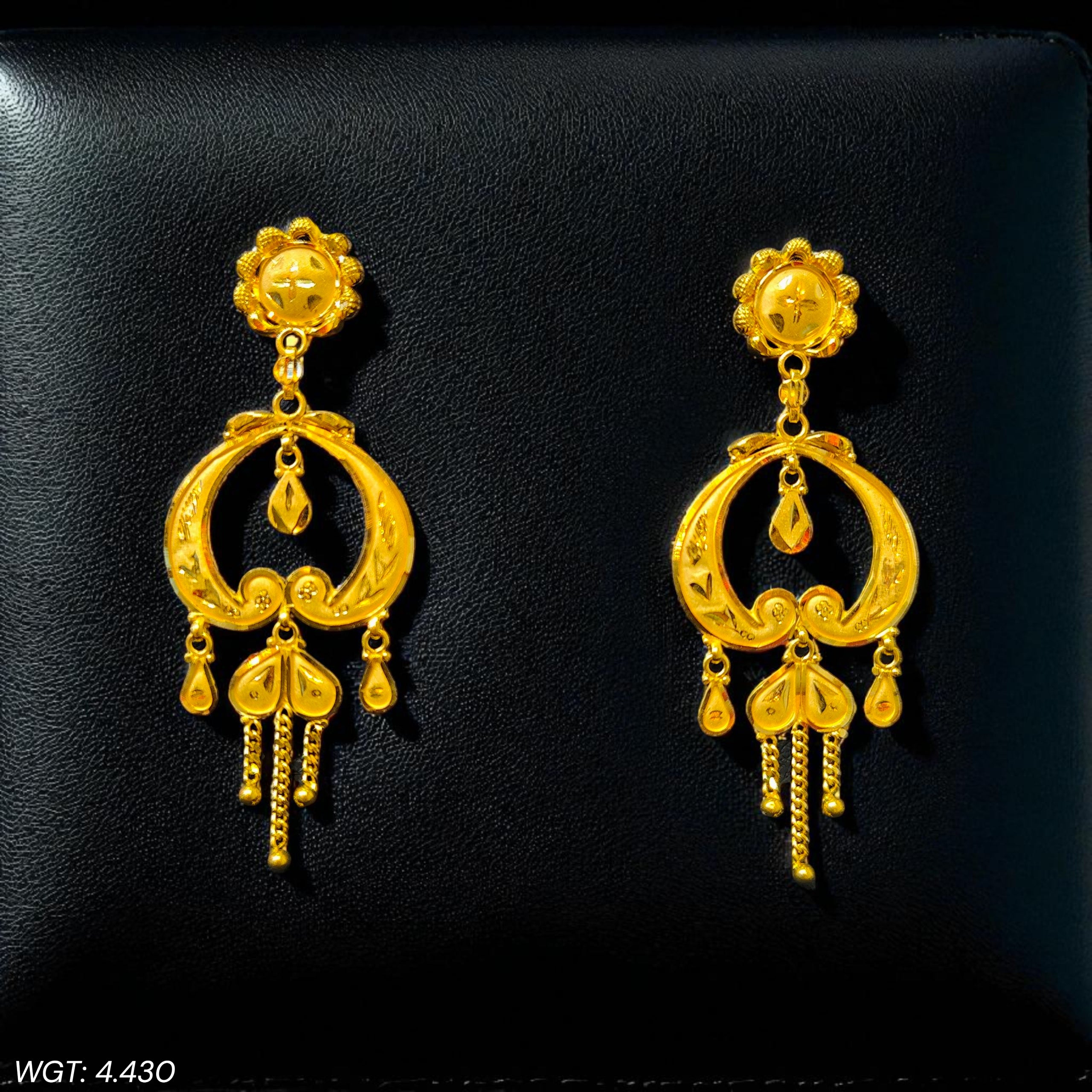 (GER22) BIS CERTIFIED WGT: 4.430 GM APPROX HUID HALLMARK 916 22KT GOLD EARRINGS KANBALA 1 PAIR FOR WOMEN.