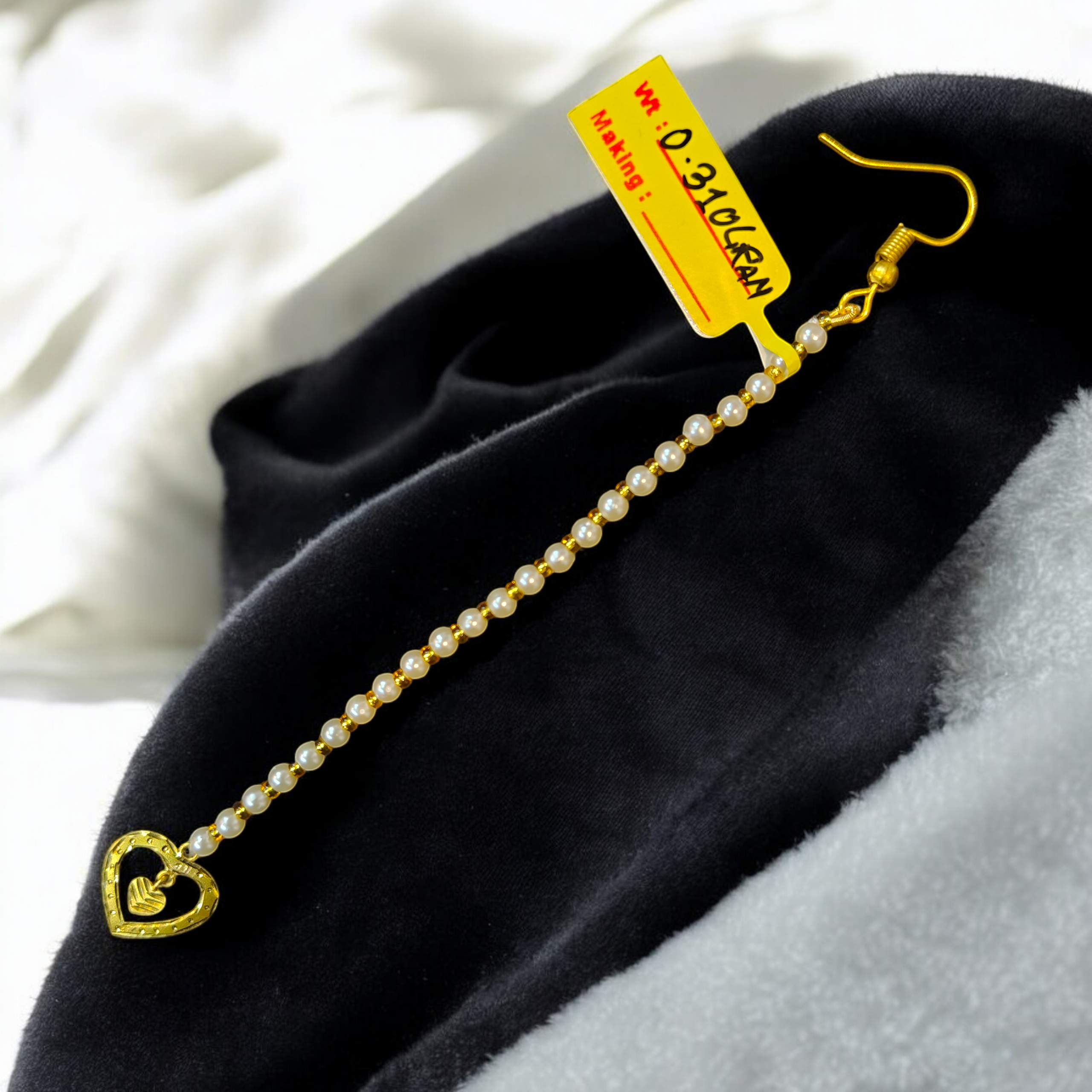 (GTMT) TRJ WGT: 0.310 GM APPROX 18KT HUID HALLMARK GOLD TICKLY (MANGTIKA) 1 PIECE FOR MARRIAGE.