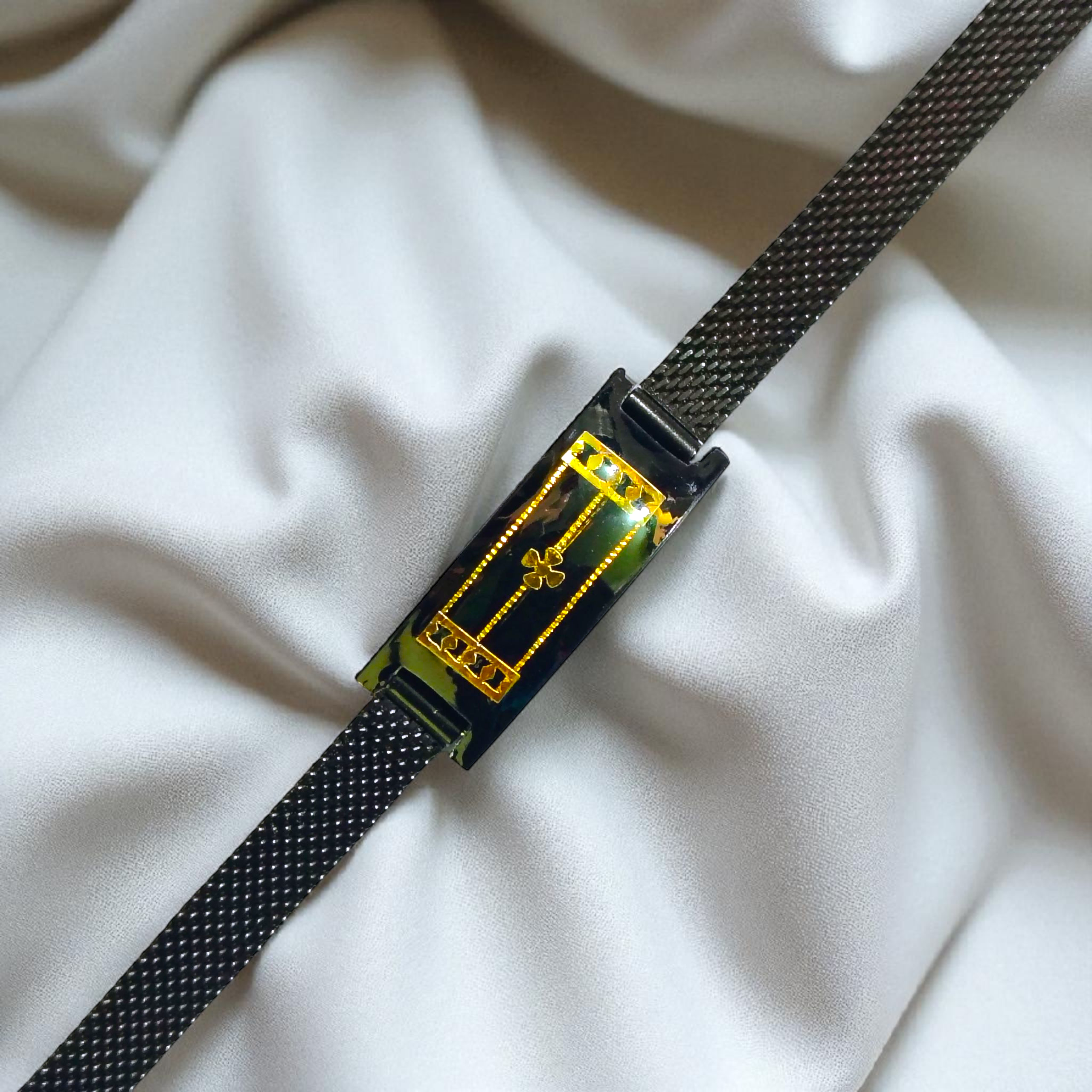 (FACEBOOK VIRAL) BLACK GLASS LAMINATED MINIMALIST ZENGY WITH GOLDEN DETAILING FOR GENTS AND TEENS - NON EXCHANGEABLE ITEM (GET ANY DESIGN AS PER AVAILABILITY)