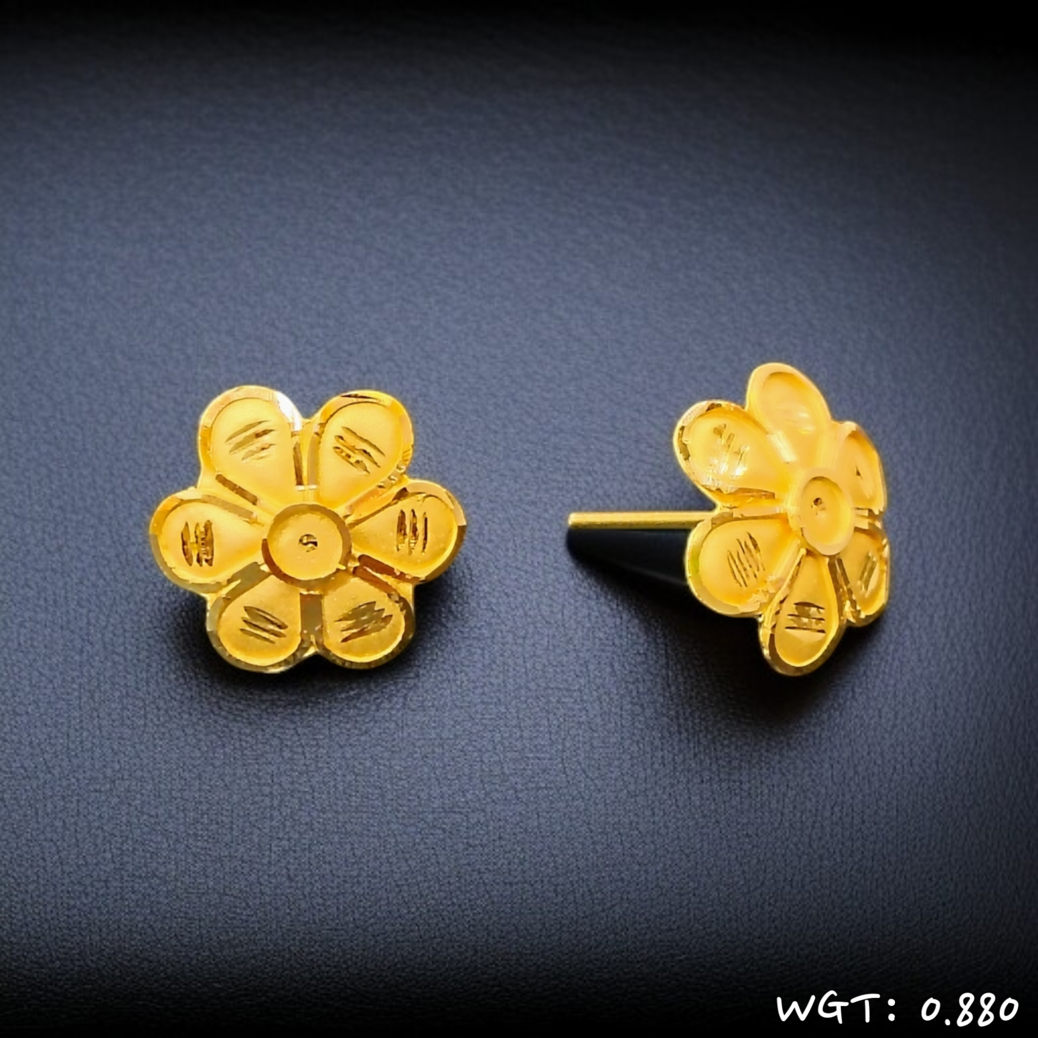 (GSE22) RAJLAXMI D- XNAHJP/UMUNK9 WGT: 0.880 GM APPROX HUID HALLMARK 916 22KT GOLD EAR TOPS STUD 1 PAIR FOR REGULAR USE.