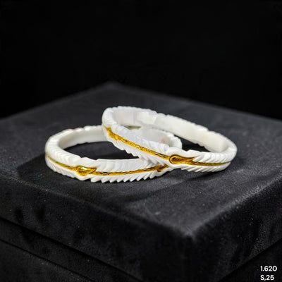 GSB9K- (2HAZ1F)-(FJJI49) (SIZE:25) (WGT: 1.620 GM APPROX) BIS CERTIFIED HUID HALLMARK 375 9KT GOLD SAKHA BADHANO 1 PAIR FOR WOMEN (CHILA PATH DESIGN) NOT FOR REGULAR USE.