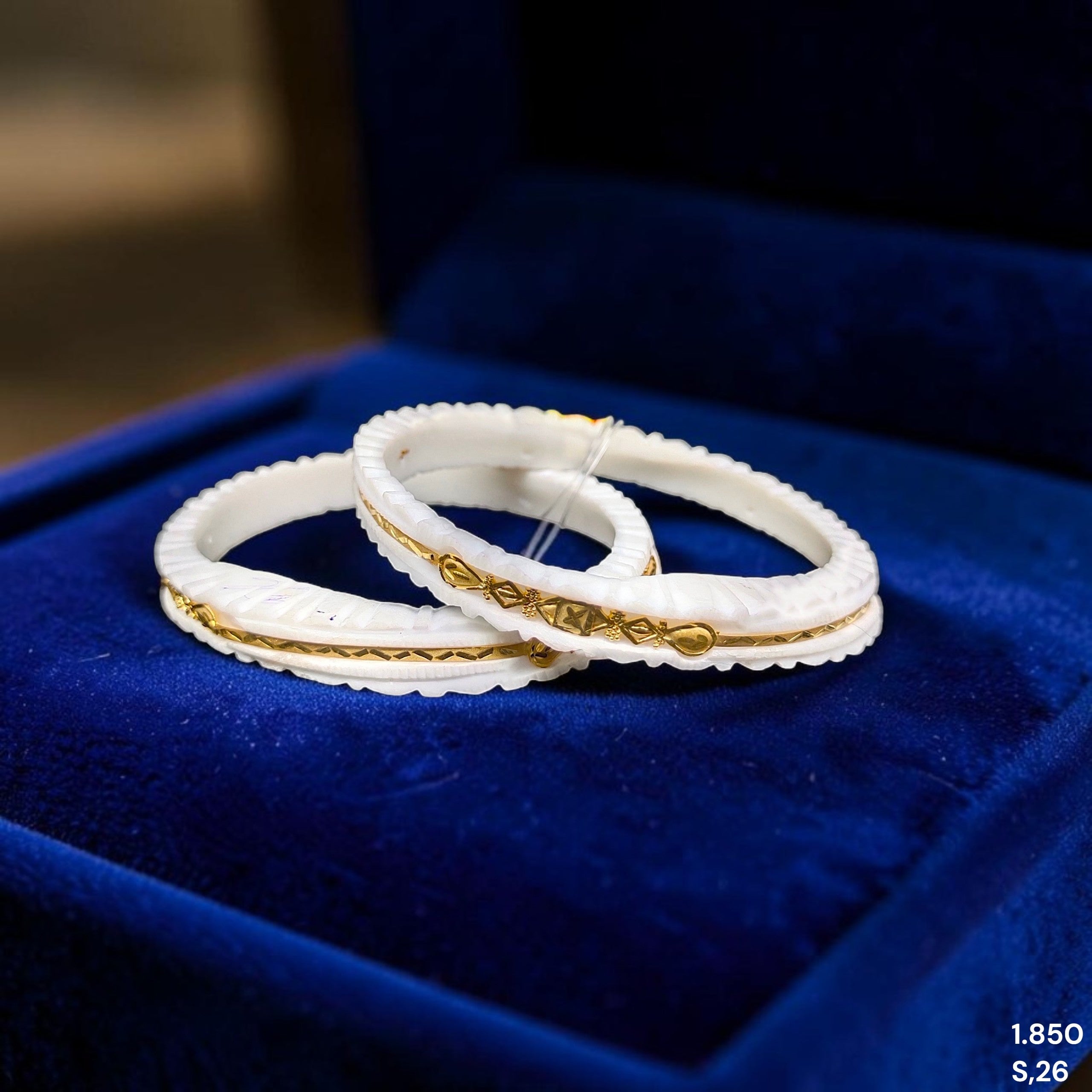 GSB9K- SIZE:26 (WGT: 1.850 GM APPROX) BIS CERTIFIED HUID HALLMARK 375 9KT GOLD SAKHA BADHANO 1 PAIR FOR WOMEN (CHILA PATH DESIGN) NOT FOR REGULAR USE. (6UJ89J)-(132HK2)