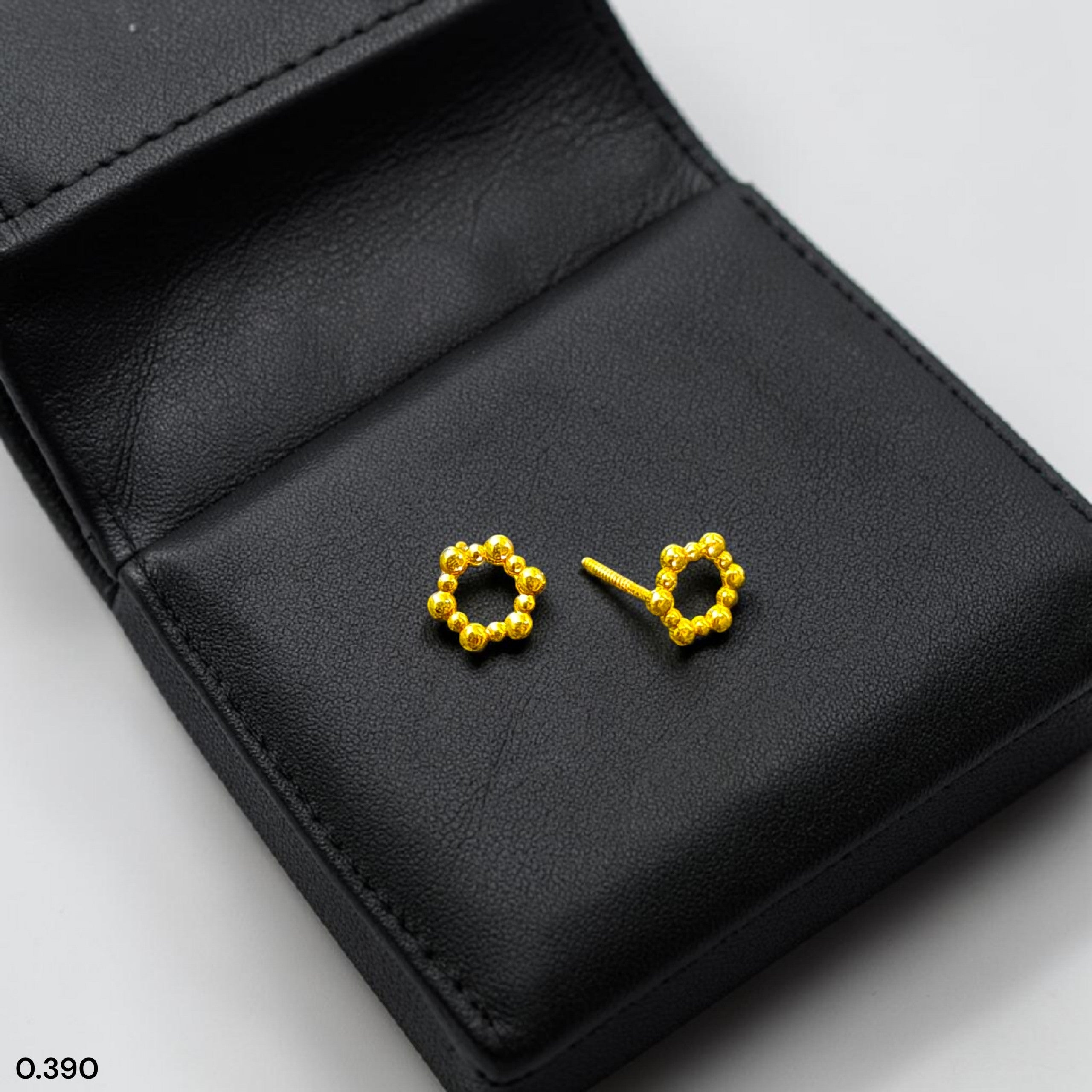 BABY JEWELLERY STUD EARRING- TRJ BABY TOPS WGT: 0.390 GM APPROX BIS CERTIFIED HUID HALLMARK 9KT GOLD STUD EARRINGS FOR WOMEN 1 PAIR FOR REGULAR USE.