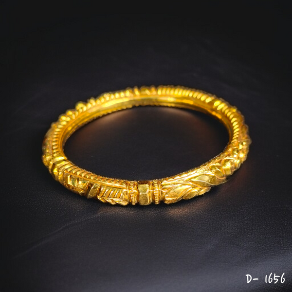 TRJ (SIZE: 28) HALLMARK 22KT GOLD COVERING BALA 1 PIECE APPROX WGT: 2.700 GM WITH XRF BARCODE PURITY CARD FOR WOMEN - (BILL & CARD MANDATORY- FOR EXCHANGE LIFETIME IN STORE ONLY).