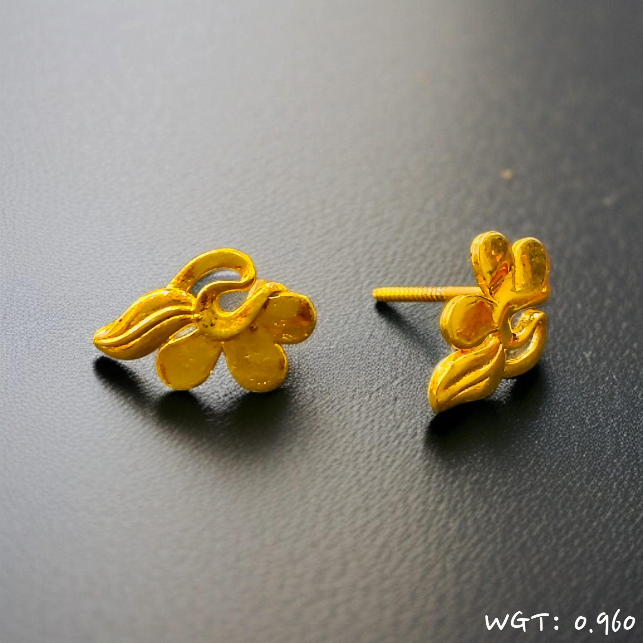 (GSE14) TRJ WGT: 0.960 GM APPROX 14KT HUID HALLMARK GOLD EAR STUD 1 PAIR FOR REGULAR USE.