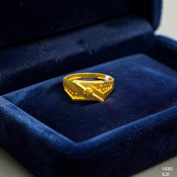 GENTS RING- TRJ (SIZE:21) WGT: 1.520 GM APPROX BIS CERTIFIED HUID HALLMARK 375 9KT GOLD FINGER RING FOR MEN 1 PIECE.(VCGH13)