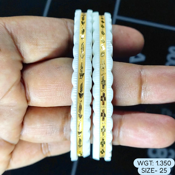 TRJ (SIZE: 25) WGT: 1.350 GM APPROX HUID HALLMARK 22KT GOLD SAKHA BANGLES 1 PAIR DESIGN FOR REGULAR USE.
