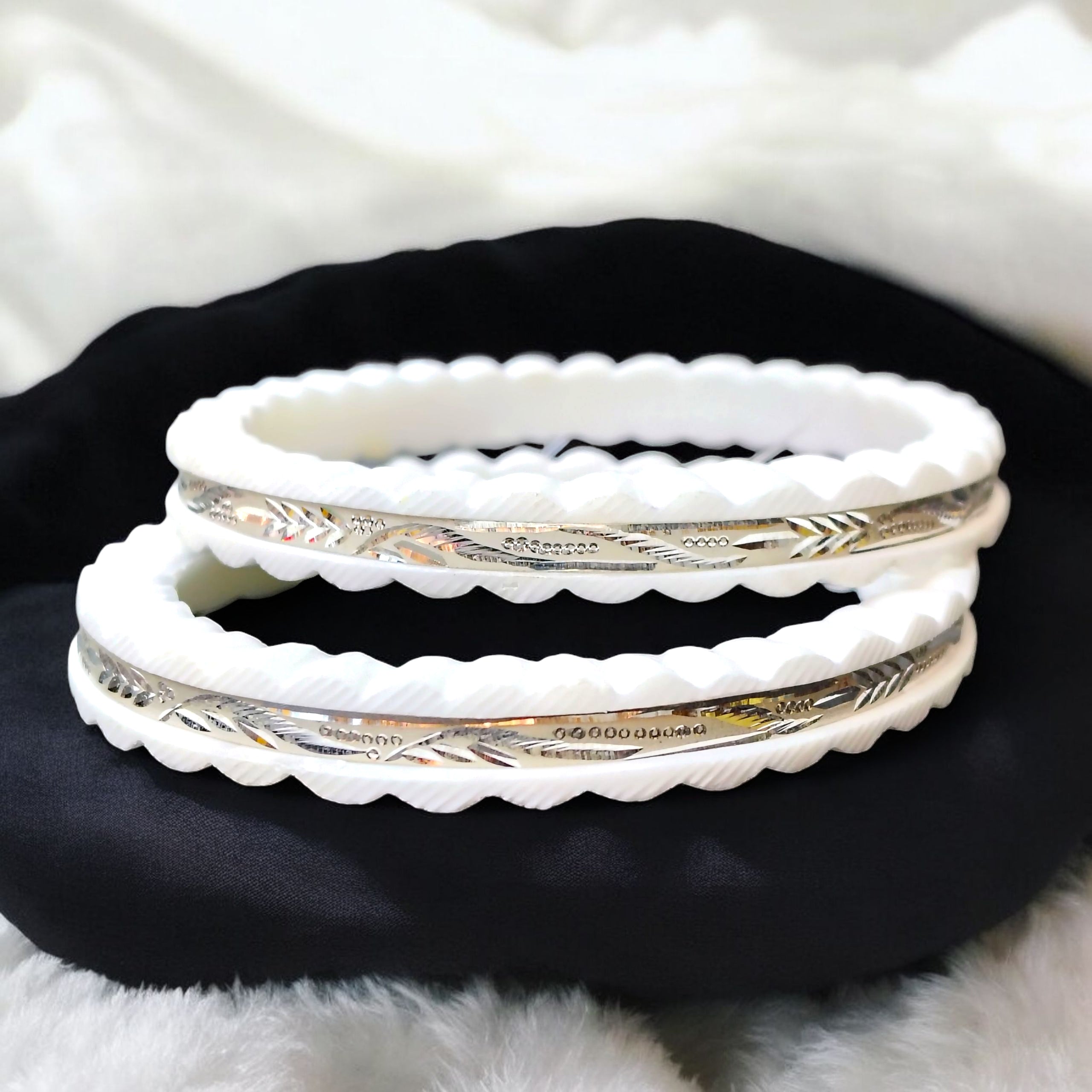 (SSB) CERTIFIED  BIS HALLMARK 925 SILVER CHILA PATH DESIGN SAKHA BADHANO BANGLES 1 PAIR FOR REGULAR USE (SOLD AS MRP BY RAJLAXMI).