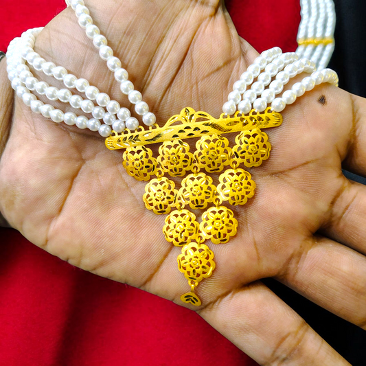 RAJLAXMI WGT: 3.040 GM APPROX HUID HALLMARK 22KT GOLD MOTI SITAHAR 1 PIECE WITH ADJUSTABLE TASSEL.