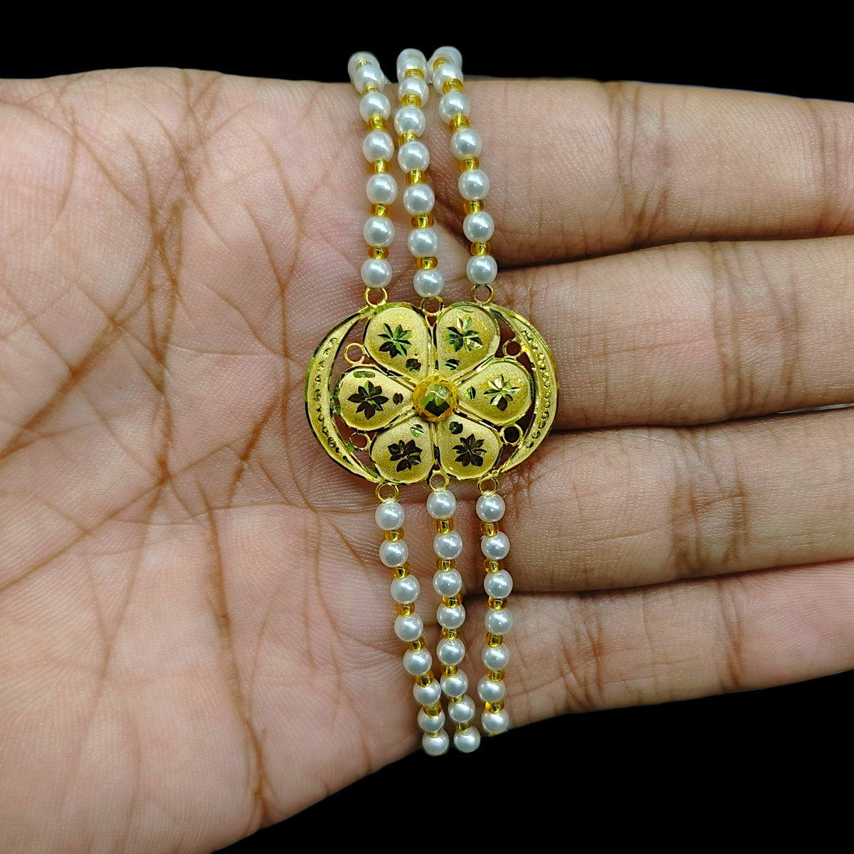 GOLD MANTASHA- (7FSMAE)-(WGT: 0.860 GM APPROX) BIS CERTIFIED HUID HALLMARK 375 9KT GOLD MOTI MANTASHA WITH PEARL CHAIN FOR WOMEN.