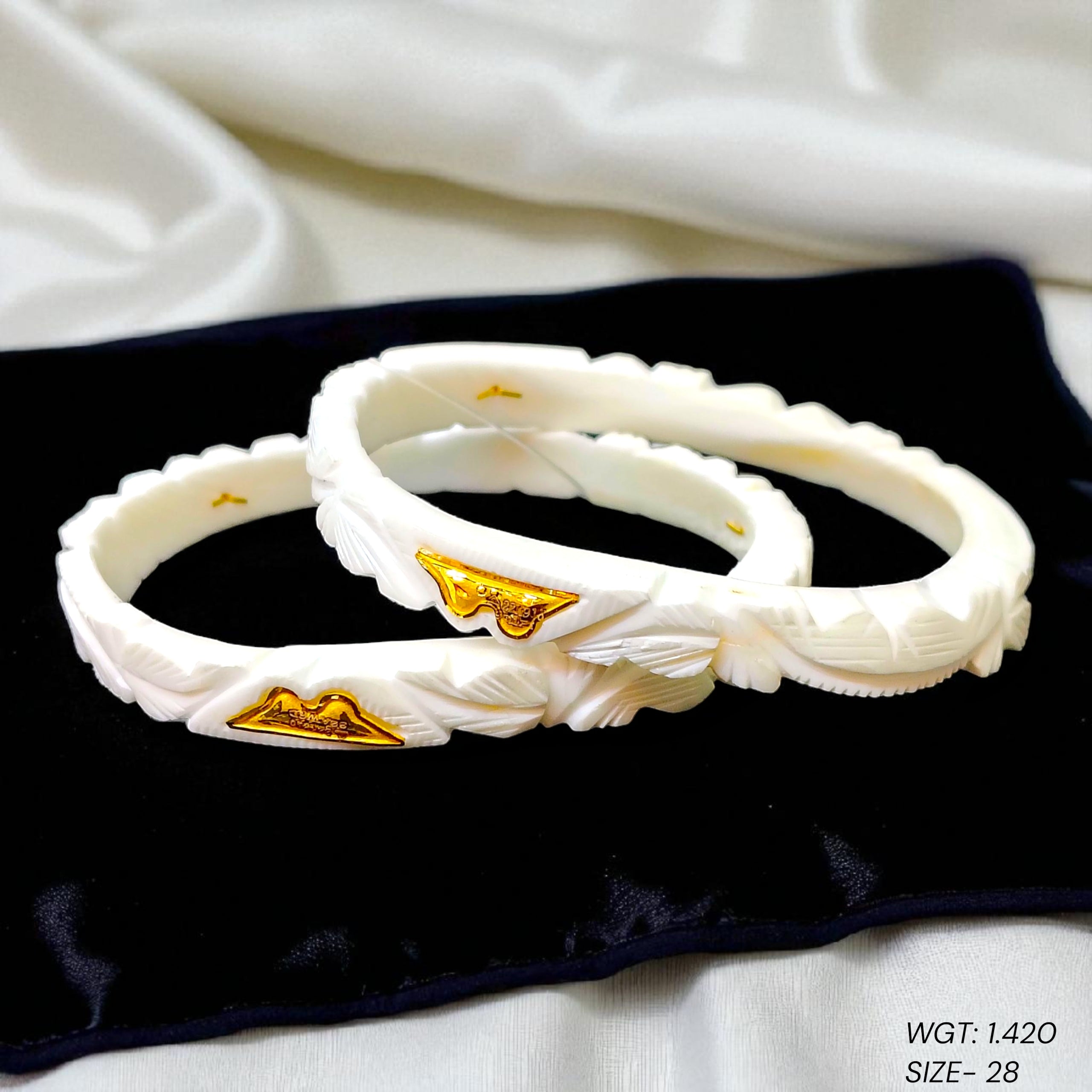 (GSB22) TRJ (SIZE: 28) WGT: 1.420 GM APPROX HUID HALLMARK 22KT GOLD SAKHA BADHANO BANGLES 1 PAIR DESIGN FOR REGULAR USE.