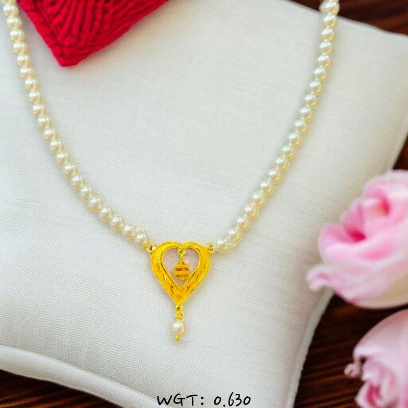 TRJ WGT: 0.630 GM APPROX HUID HALLMARK 22KT GOLD MOTI PENDANT 1 PIECE.
