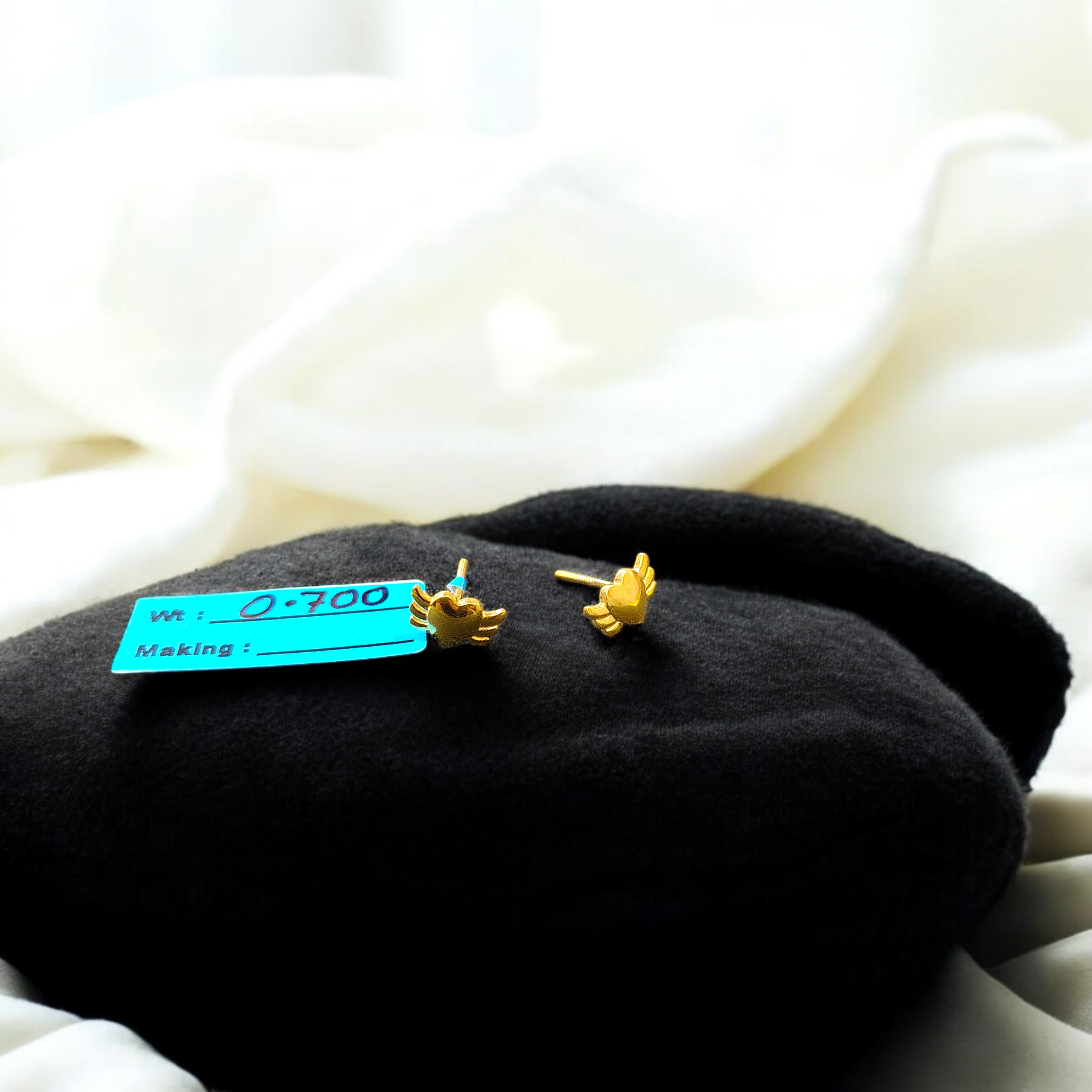 BABY JEWELLERY STUD EARRING- TRJ BABY TOPS WGT: 0.700 GM APPROX BIS CERTIFIED HUID HALLMARK 9KT GOLD STUD EARRINGS FOR WOMEN 1 PAIR FOR REGULAR USE.