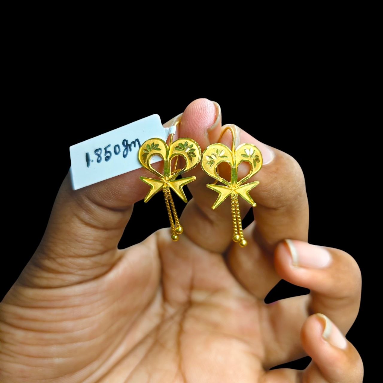 GOLD TOPS- BIS CERTIFIED WGT: 1.850 GM APPROX HUID HALLMARK 916 22KT GOLD SAFETIPIN EARRINGS 1 PAIR FOR WOMEN.