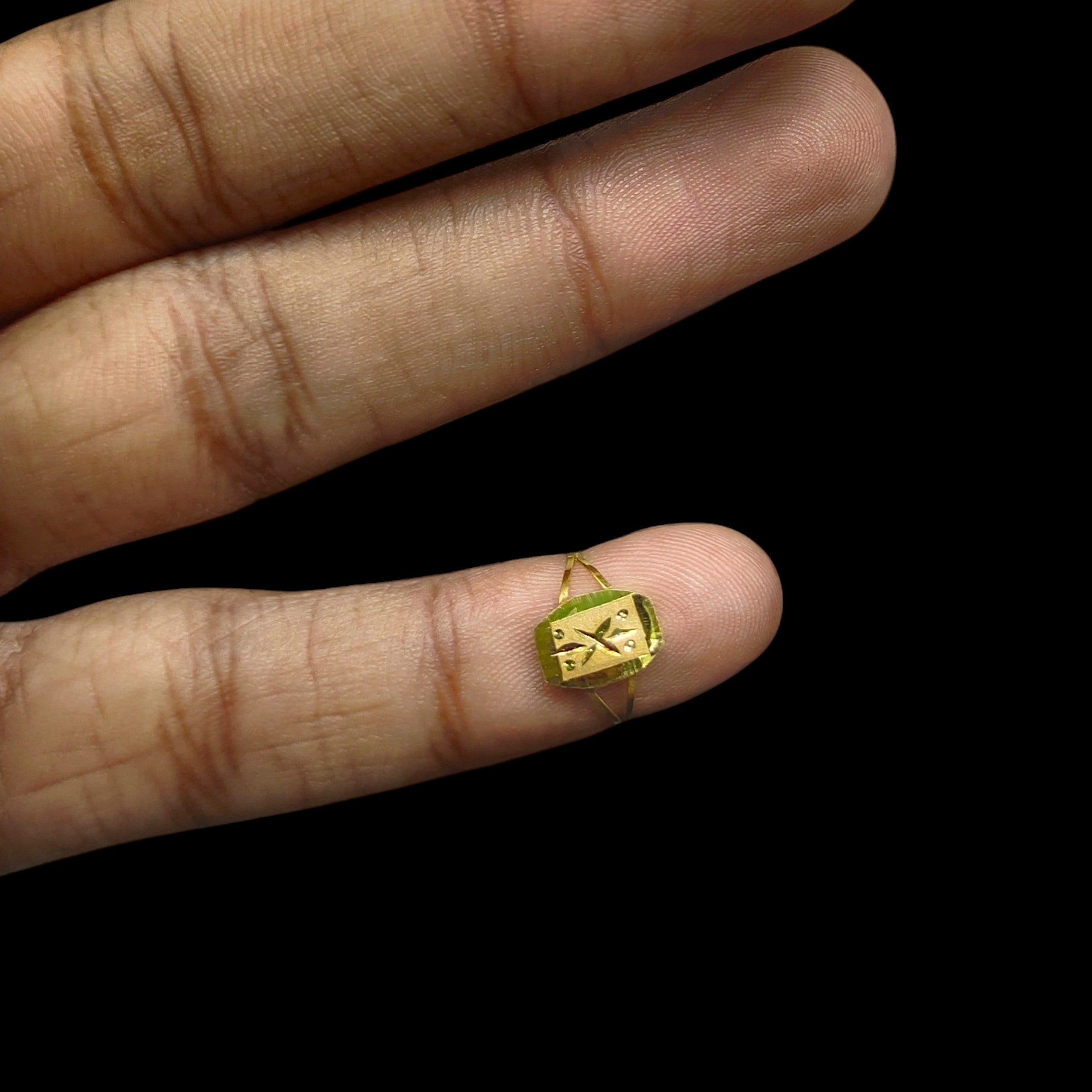 BABY JEWELLERY- TRJ WGT: 0.170 GM APPROX 375 9KT HUID HALLMARK GOLD BABY FINGER RING 1 PIECE FOR RICE CEREMONY & BIRTHDAY.(YNJAX4)