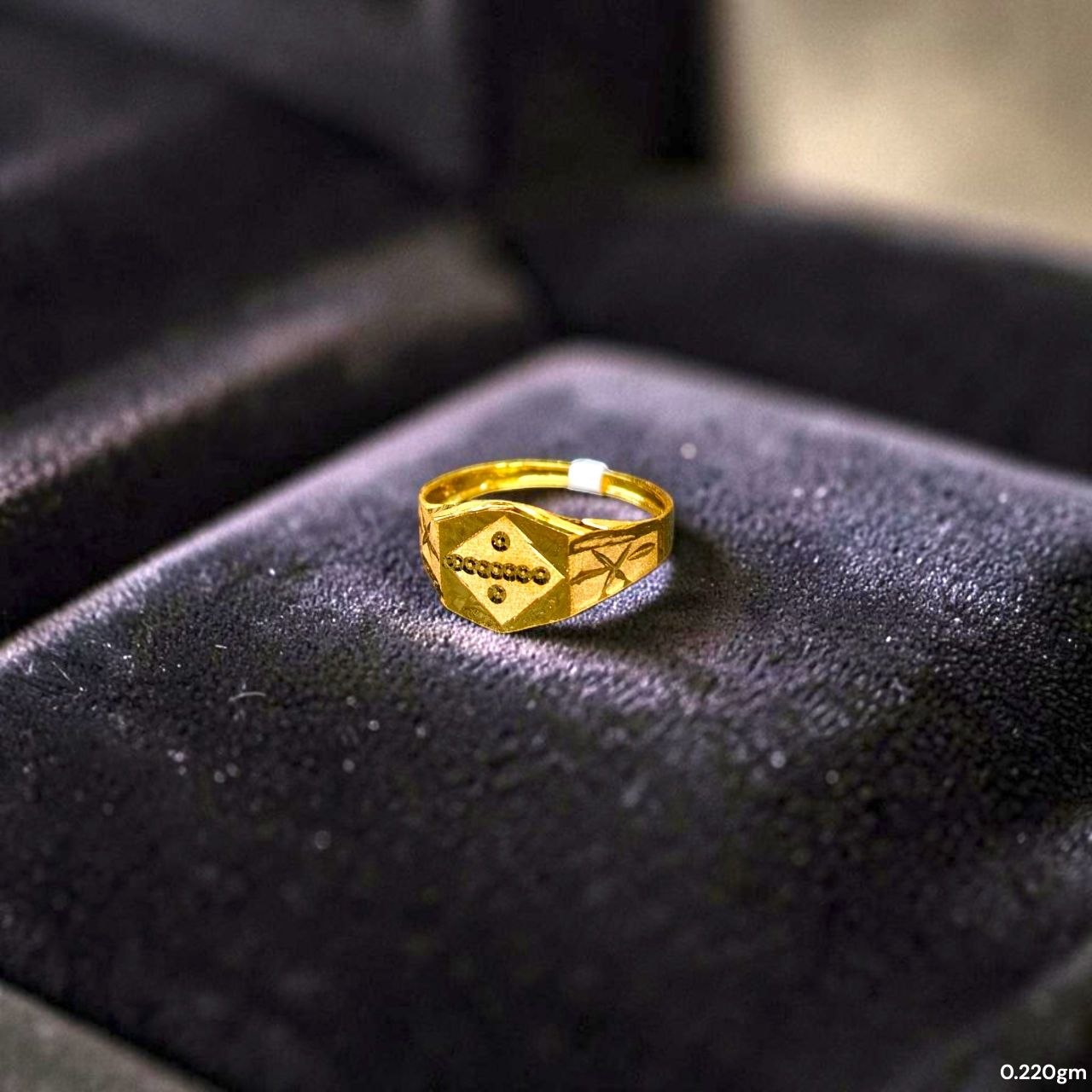 BABY JEWELLERY- TRJ WGT: 0.220 GM APPROX 375 9KT HUID HALLMARK GOLD BABY FINGER RING 1 PIECE FOR RICE CEREMONY & BIRTHDAY.(3Z4J6I)