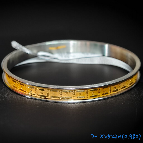 TRJ D- XV52JH (SIZE: 22) WGT: 0.980 GM APPROX 22KT HUID HALLMARK GOLD NOA BANGLES (LAZER CHILA) 1 PIECE.