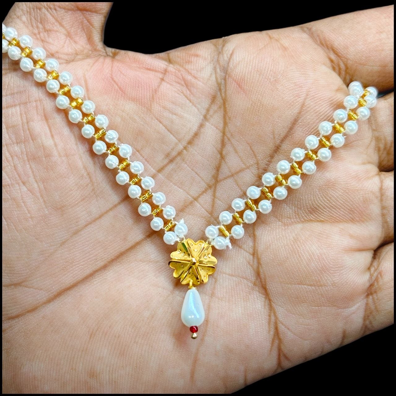 GMP22K- WGT: 0.490 GM APPROX CERTIFIED BIS HUID HALLMARK 916 22KT GOLD MOTI PENDANT 1 PIECE FOR WOMEN.