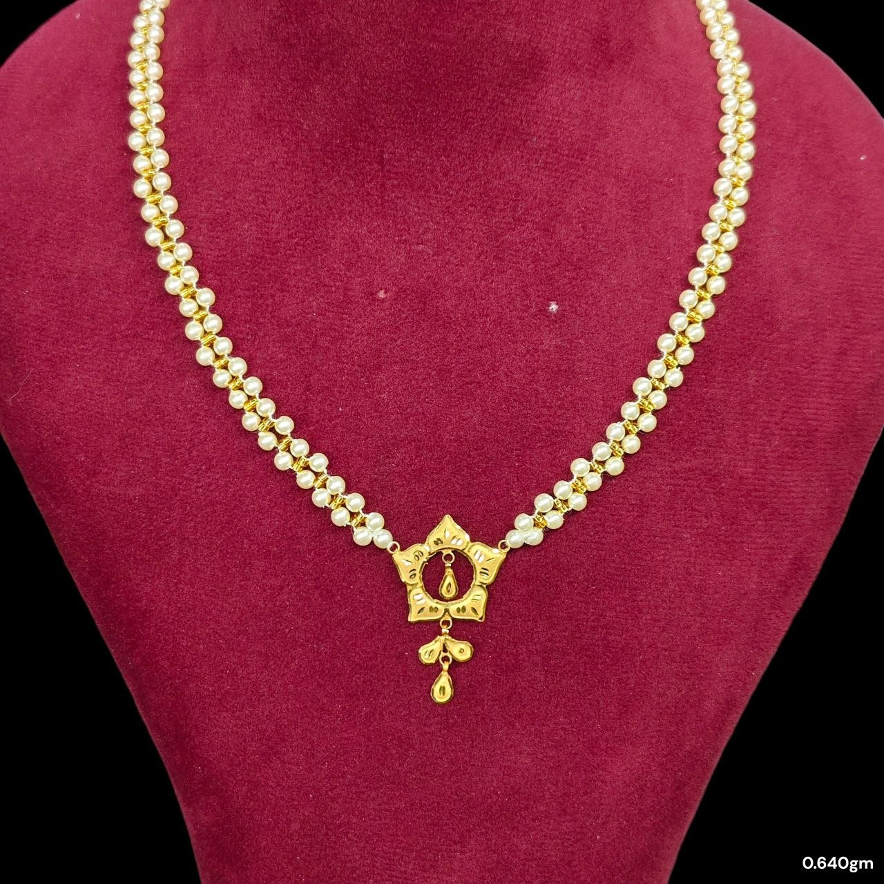GMP9K- WGT: 0.640 GM APPROX CERTIFIED BIS HUID HALLMARK 375 9KT GOLD MOTI PENDANT 1 PIECE FOR WOMEN.
