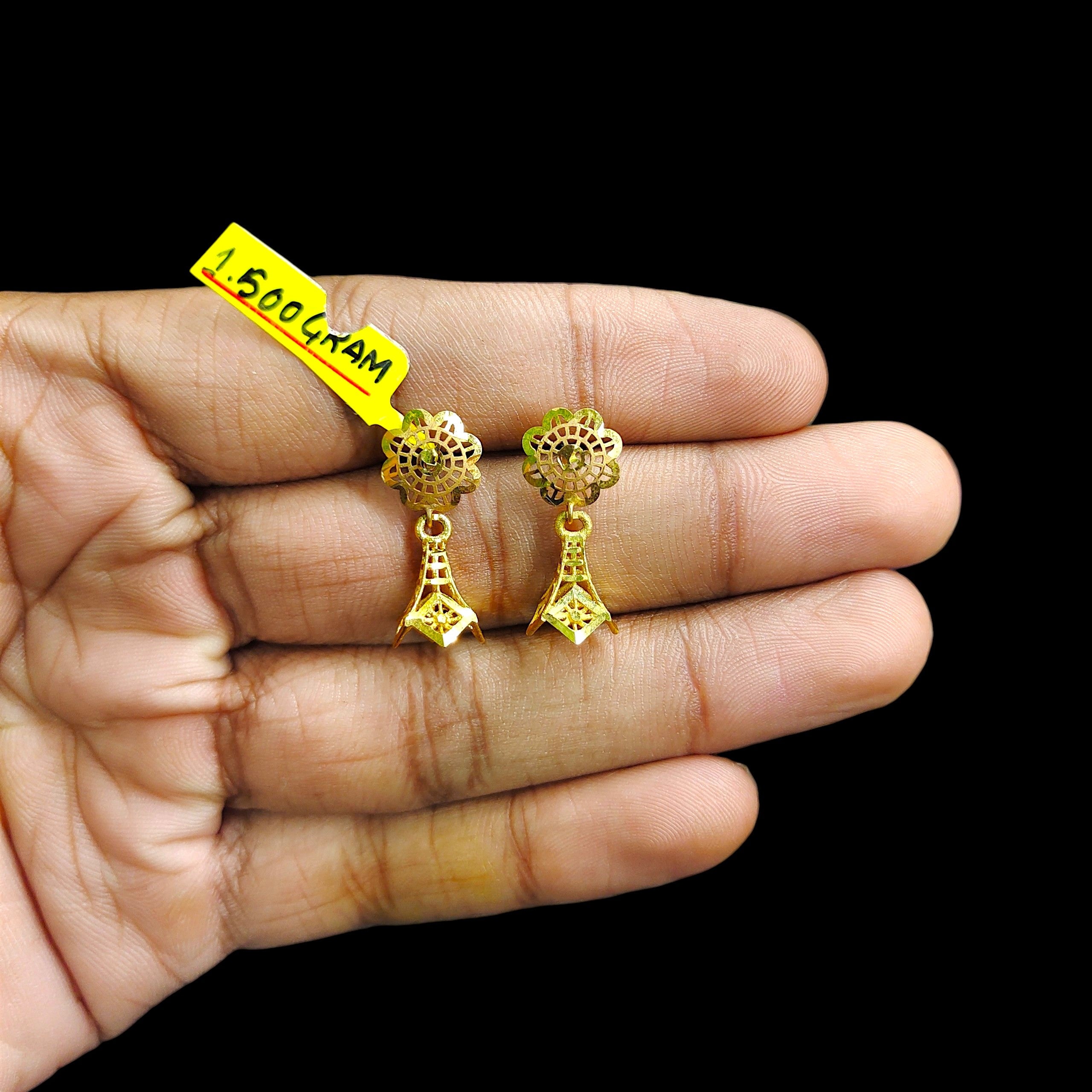 GOLD EARRINGS- WGT: 1.500 GM APPROX BIS CERTIFIED HUID HALLMARK 9KT GOLD EARRINGS 1 PAIR FOR WOMEN (BEST FOR GIFT IN MARRIAGE).