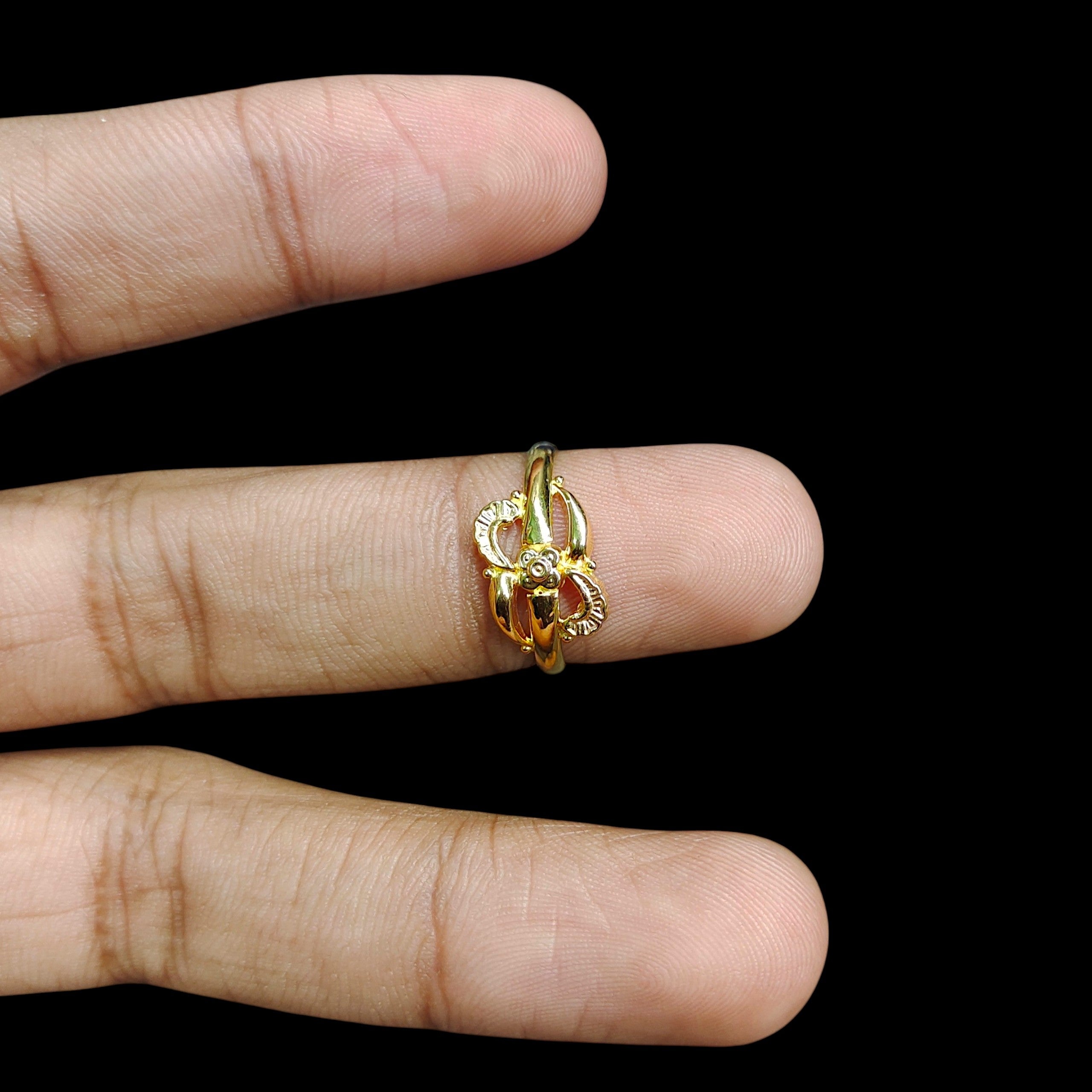LADIES RING- (SIZE: 10) WGT: 0.420 GM APPROX BIS CERTIFIED HUID HALLMARK 9KT GOLD THUMB RING FOR UNISEX 1 PIECE.