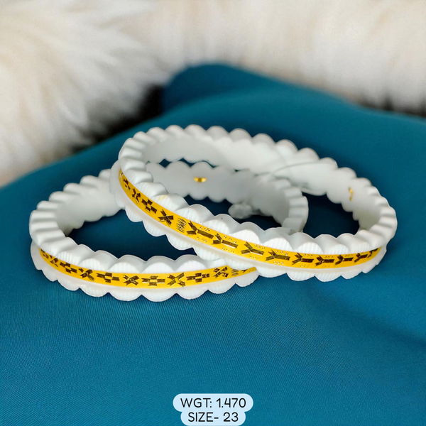 TRJ (SIZE: 23) WGT: 1.470 GM APPROX HUID HALLMARK 22KT GOLD SAKHA BANGLES 1 PAIR DESIGN FOR REGULAR USE.