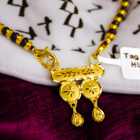 TRJ 18KT HUID HALLMARK GOLD SOUTH INDIAN STYLE PENDANT MANGALSUTRA 1 PIECE WITH TASSEL.