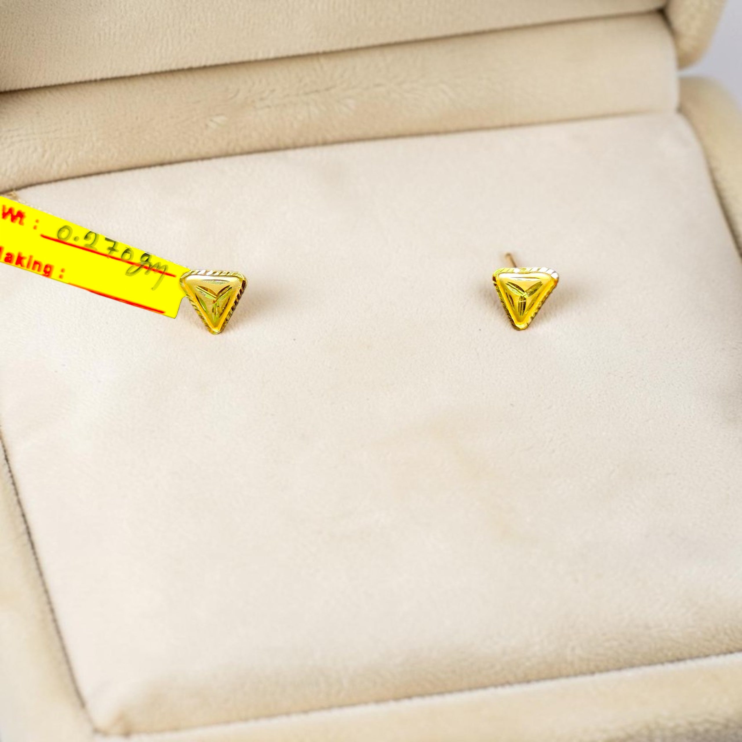 GOLD TOPS- BIS CERTIFIED (WGT: 0.270 GM APPROX) HUID HALLMARK 375 9KT GOLD TOPS 1 PAIR BEST FOR MARRIAGE GIFT.