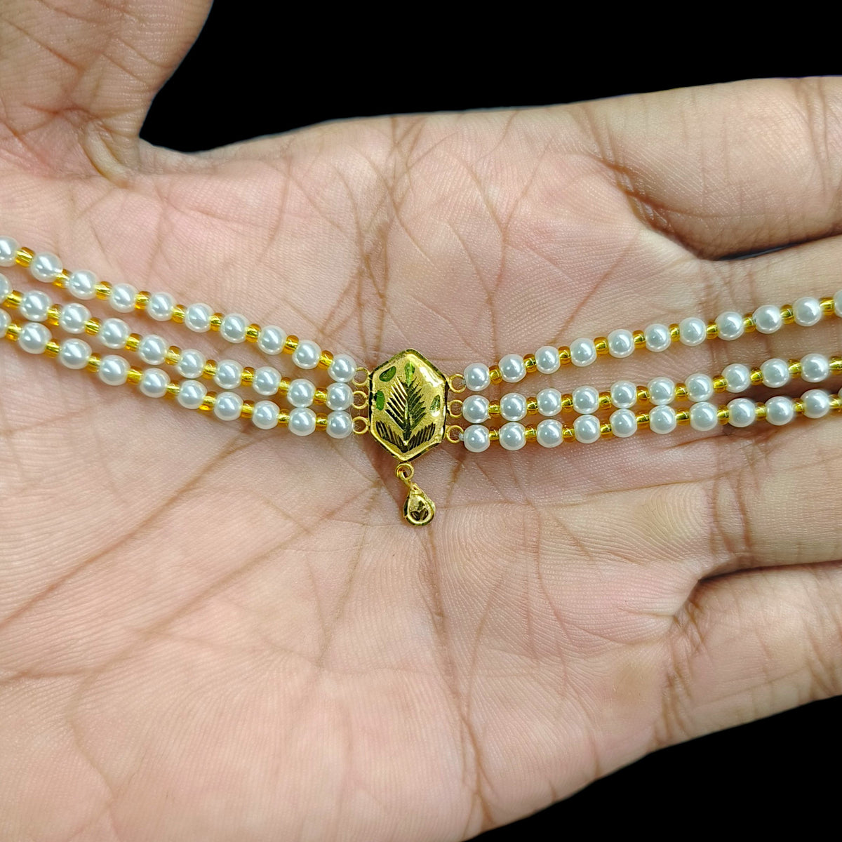 GMC9K- (7KH7NI)-(WGT: 0.230 GM APPROX) BIS CERTIFIED HUID HALLMARK 375 9KT GOLD MOTI CHOKER 1 PIECE WITH ADJUSTABLE TASSEL FOR GIFT IN MARRIAGE.