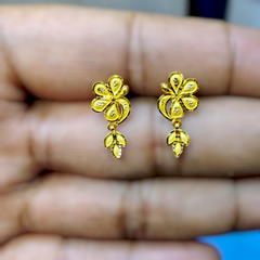 RAJLAXMI WGT: 0.890 GM APPROX HUID HALLMARK 916 22KT GOLD EAR TOPS STUD 1 PAIR FOR REGULAR USE.