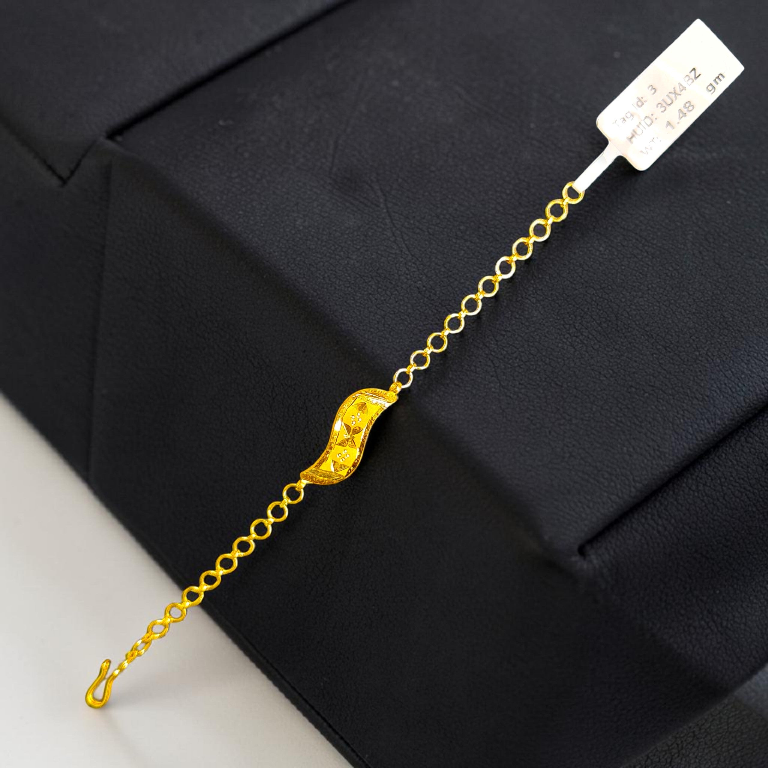 GOLD BABY WRISTLET- BIS CERTIFIED WGT: 1.480 GM APPROX HUID HALLMARK 22KT GOLD WRISTLET 1 PIECE FOR BABY.