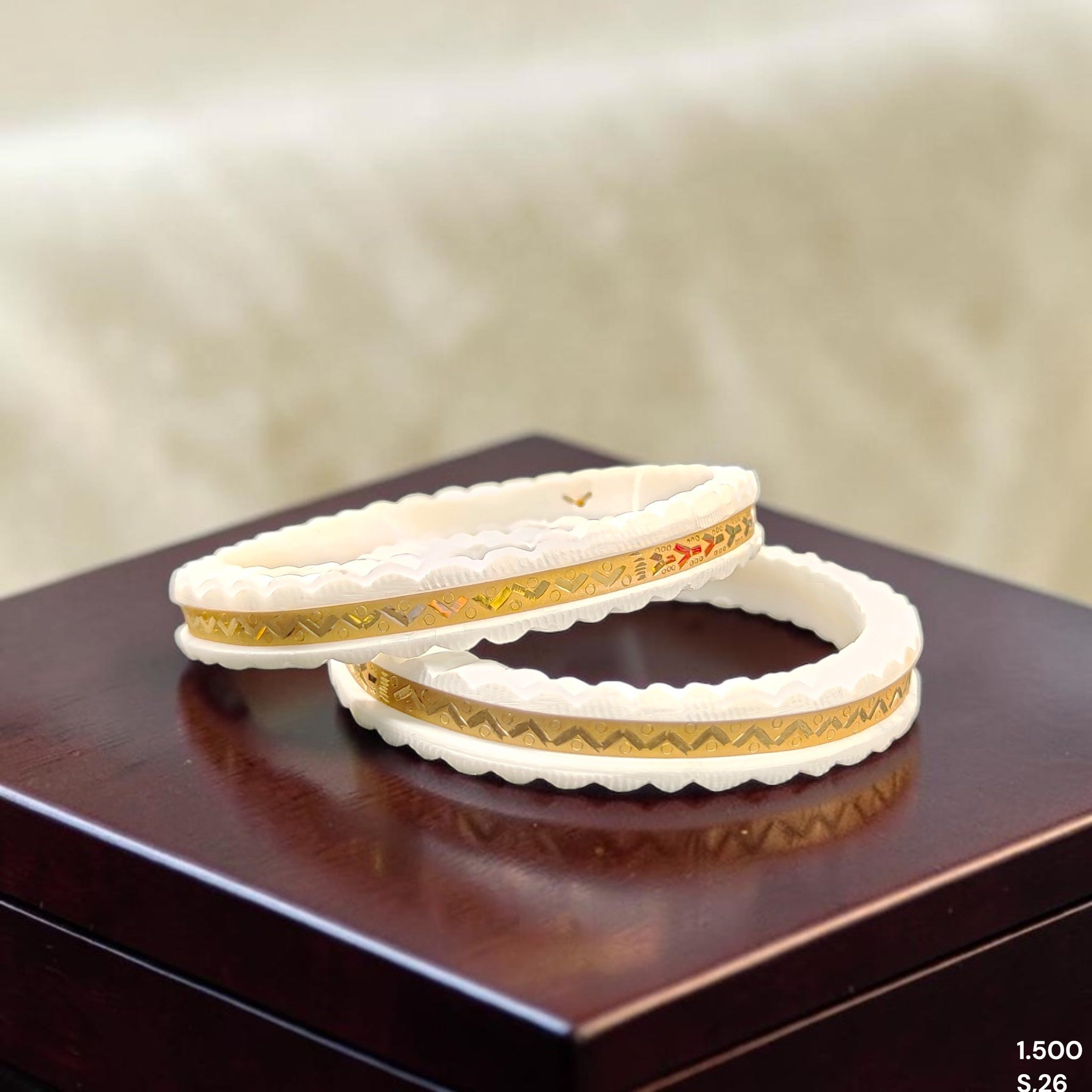 SAKHA BADHANO- (SIZE:26) WGT: 1.500 GM APPROX HUID HALLMARK 22KT GOLD SAKHA BADHANO BANGLES 1 PAIR DESIGN FOR REGULAR USE.